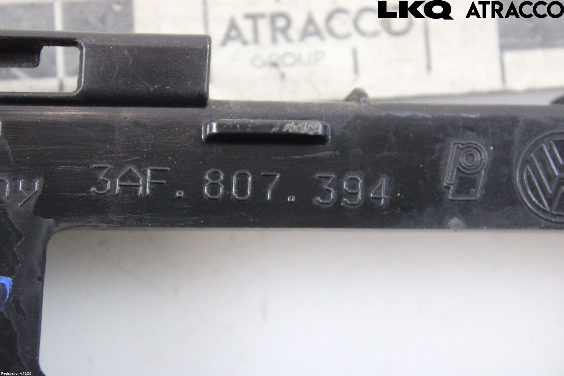 Volkswagen VW PASSAT 11-14 Stötfångarfäste Bak Hö