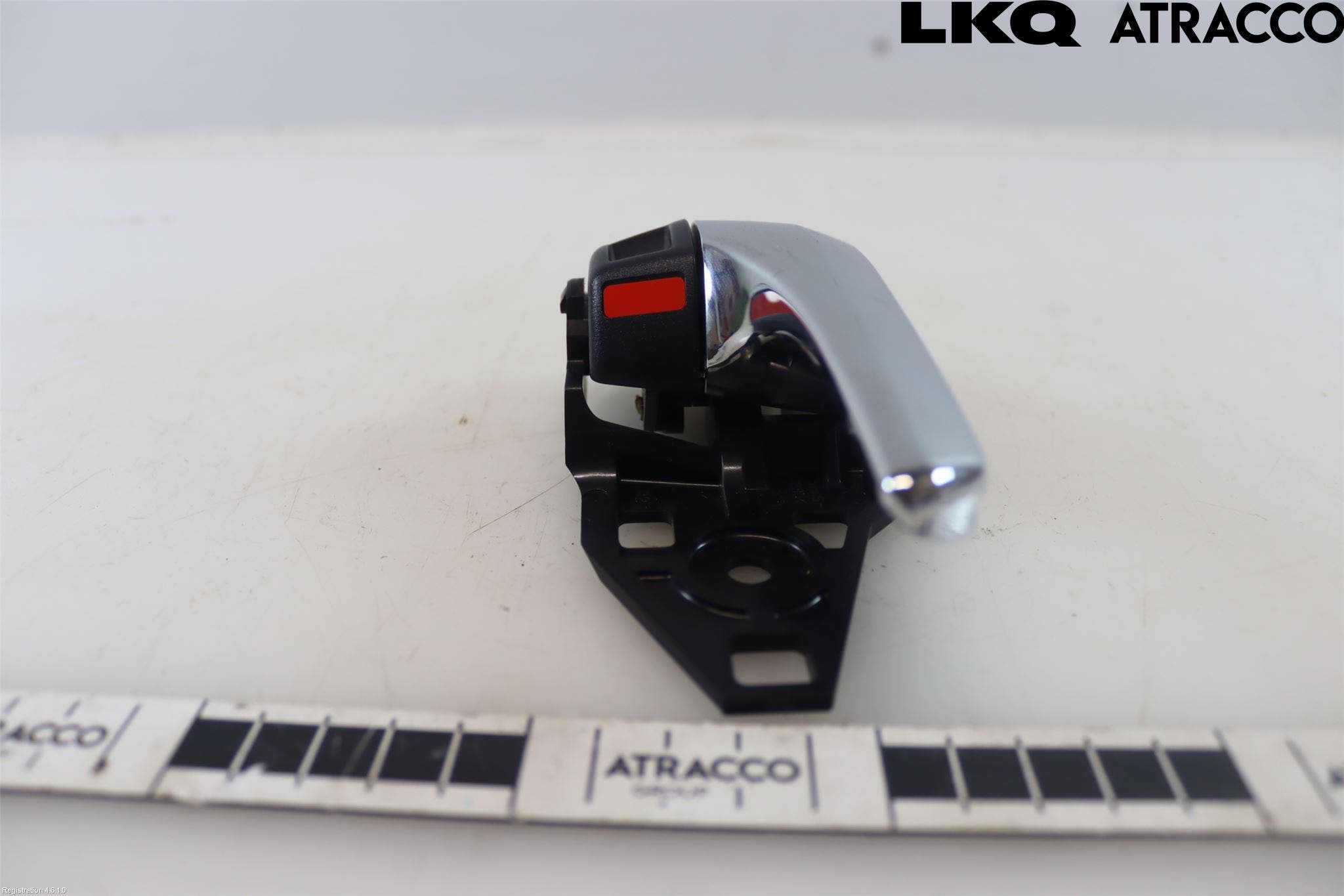 Toyota RAV4 13-18 Dörrhandtag Inre Hö