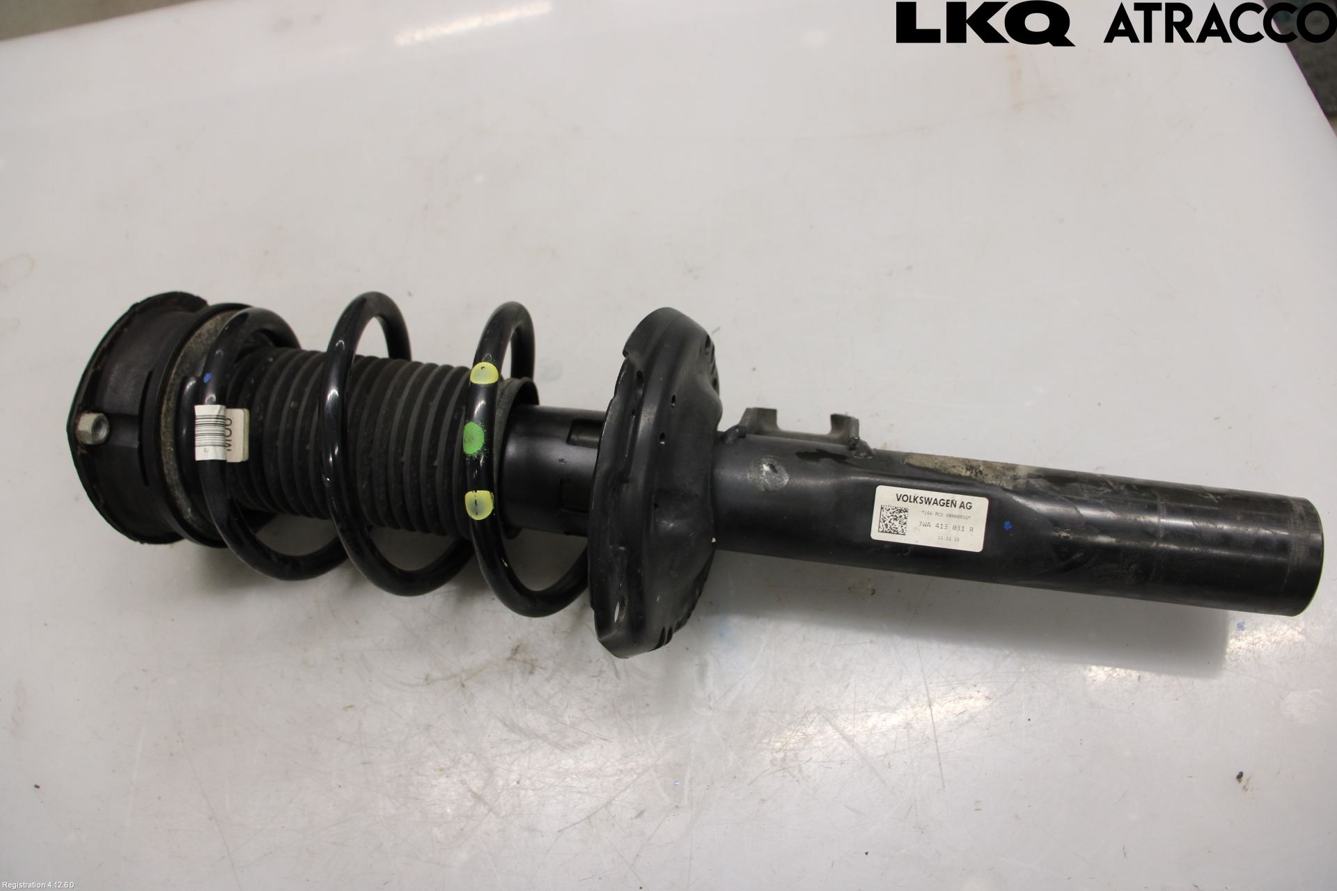 Volkswagen VW PASSAT 24- Fjäderben Fram Höger