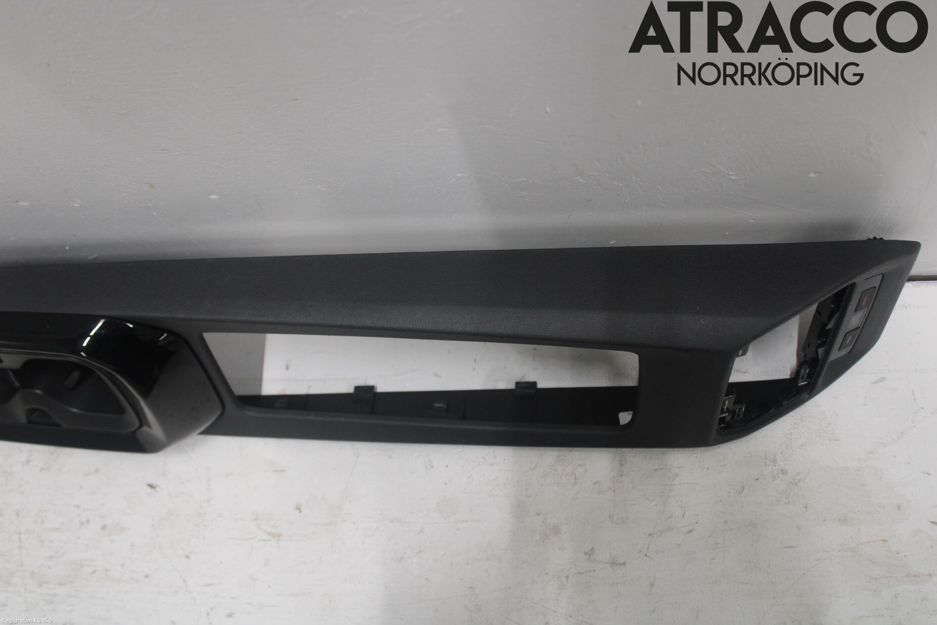 Volkswagen VW ID.4 21- Instrumentkonsoll Mitt