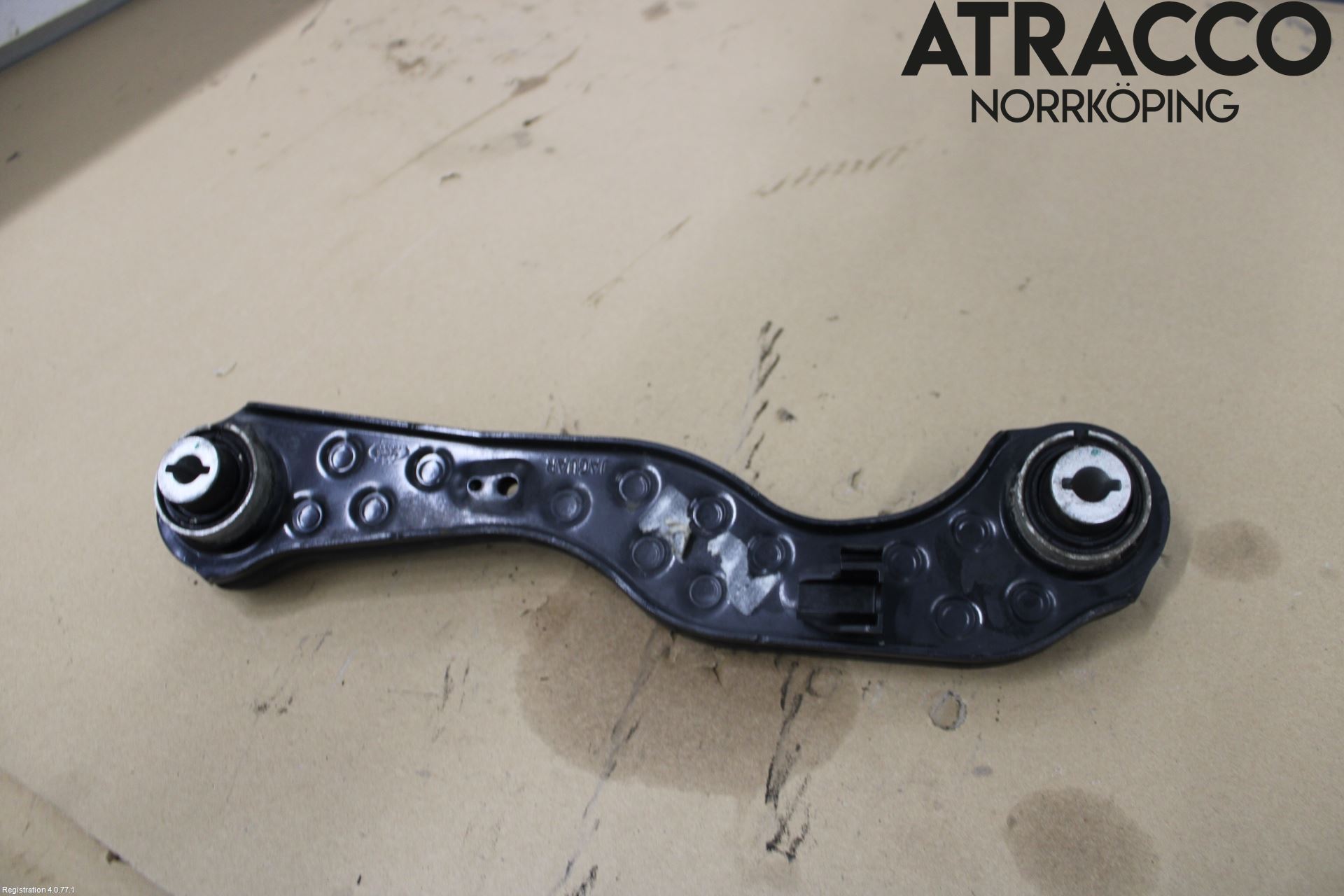 Jaguar F-PACE Bärarm Bak Övre Höger