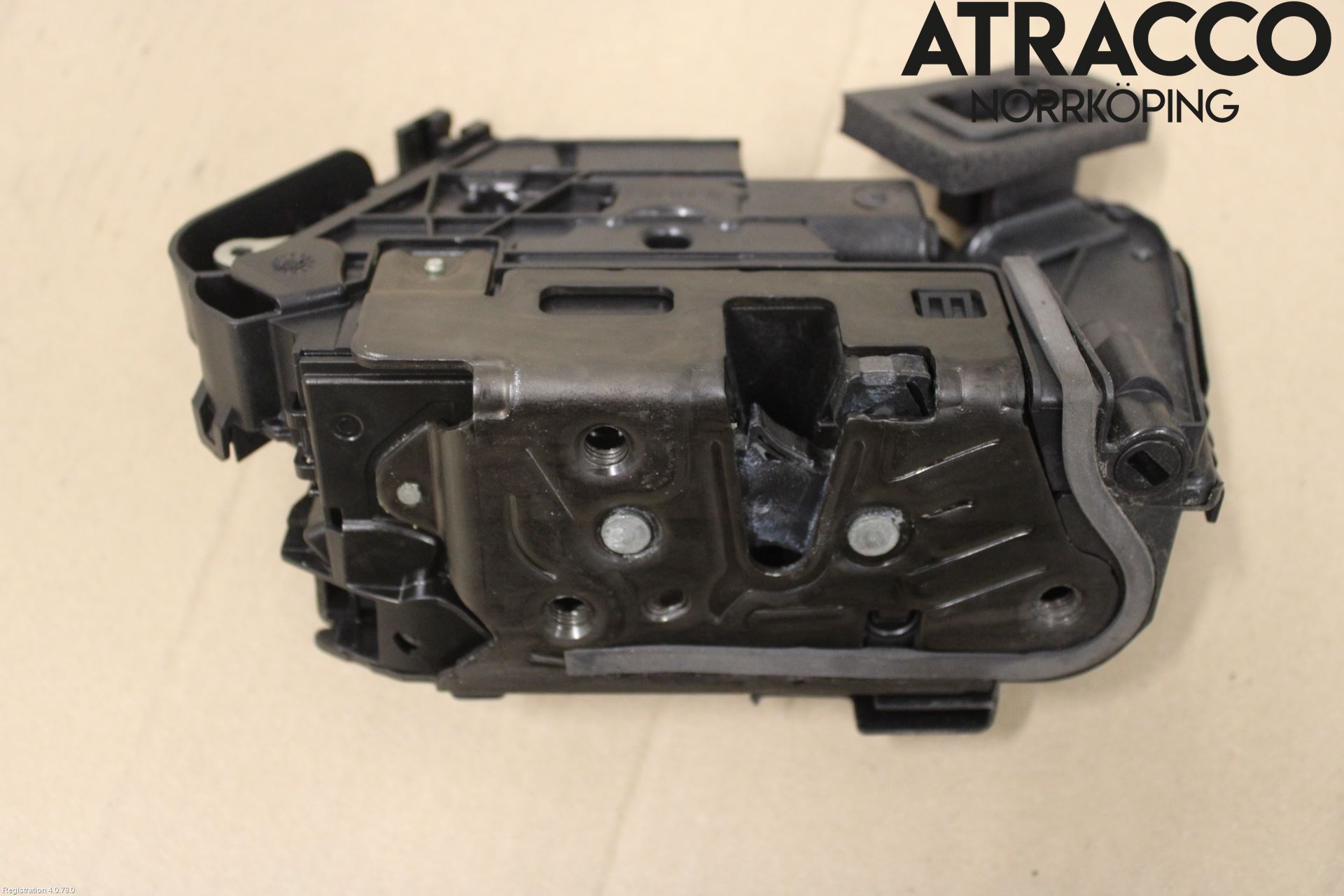 Skoda SUPERB 16-24 Låskista-Dörrlås