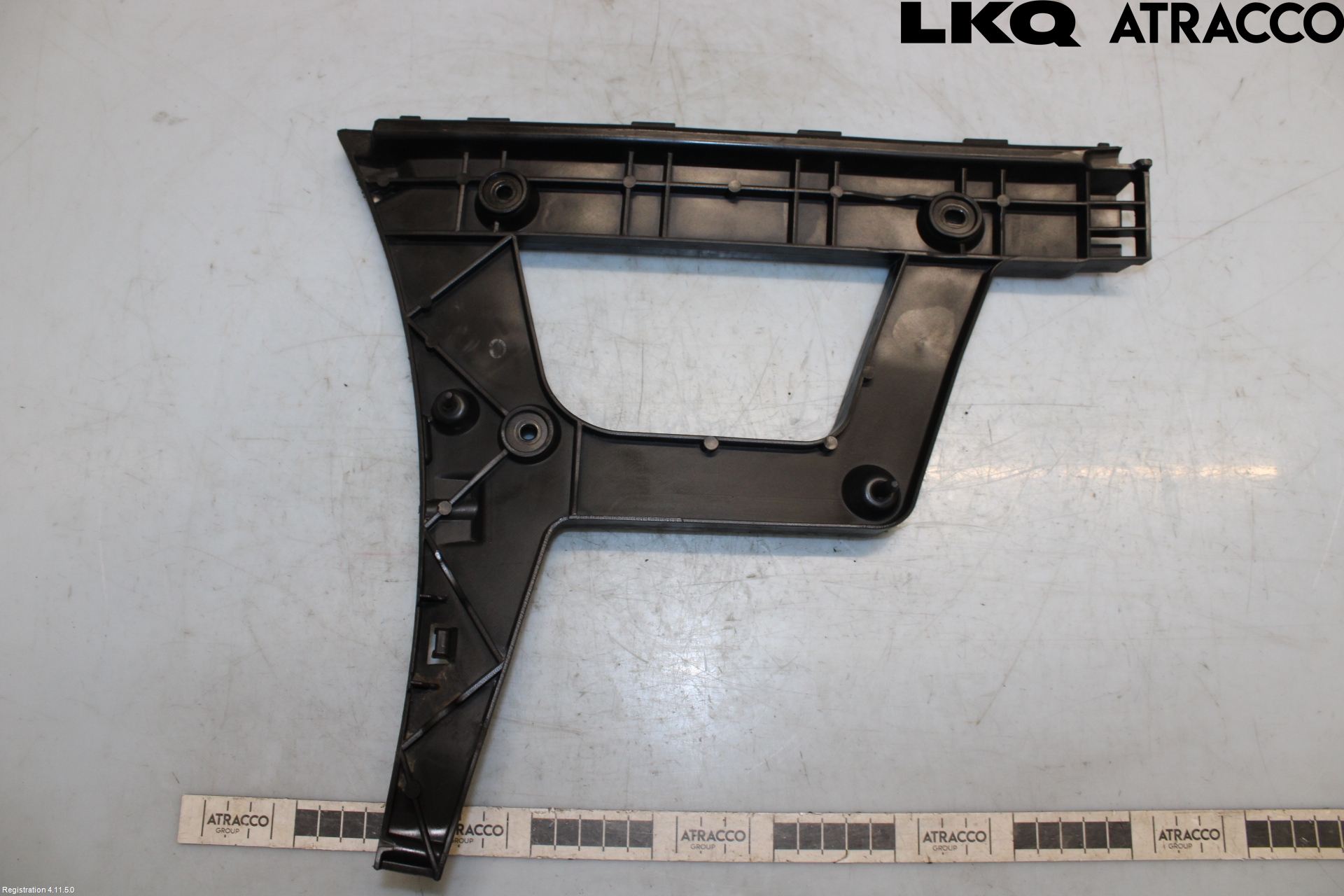 Audi A4 12-15 Stötfångarfäste Bak Hö