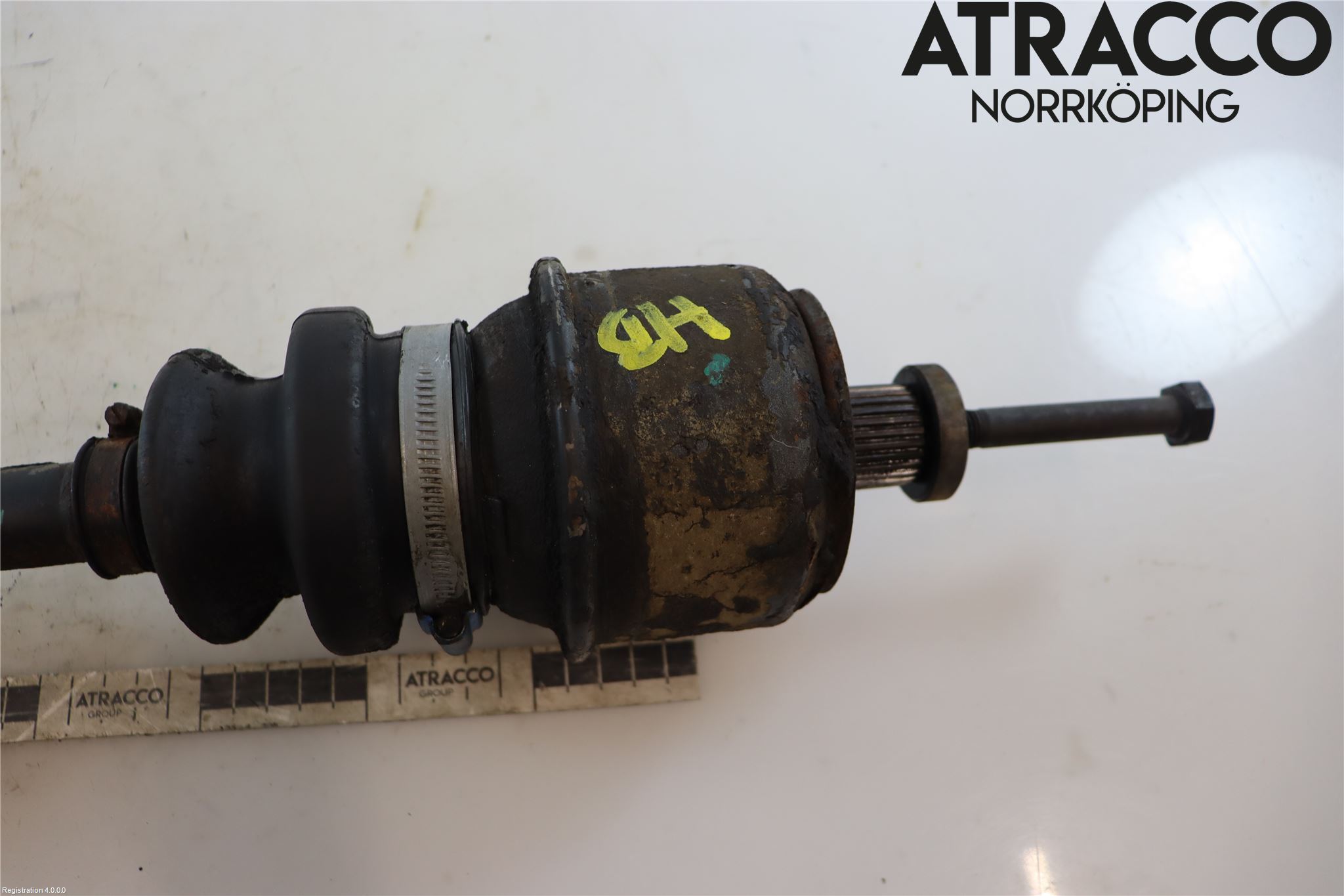 Mercedes-Benz MB COMPAKT  (W115) 68-76 Drivaxel Bak Höger