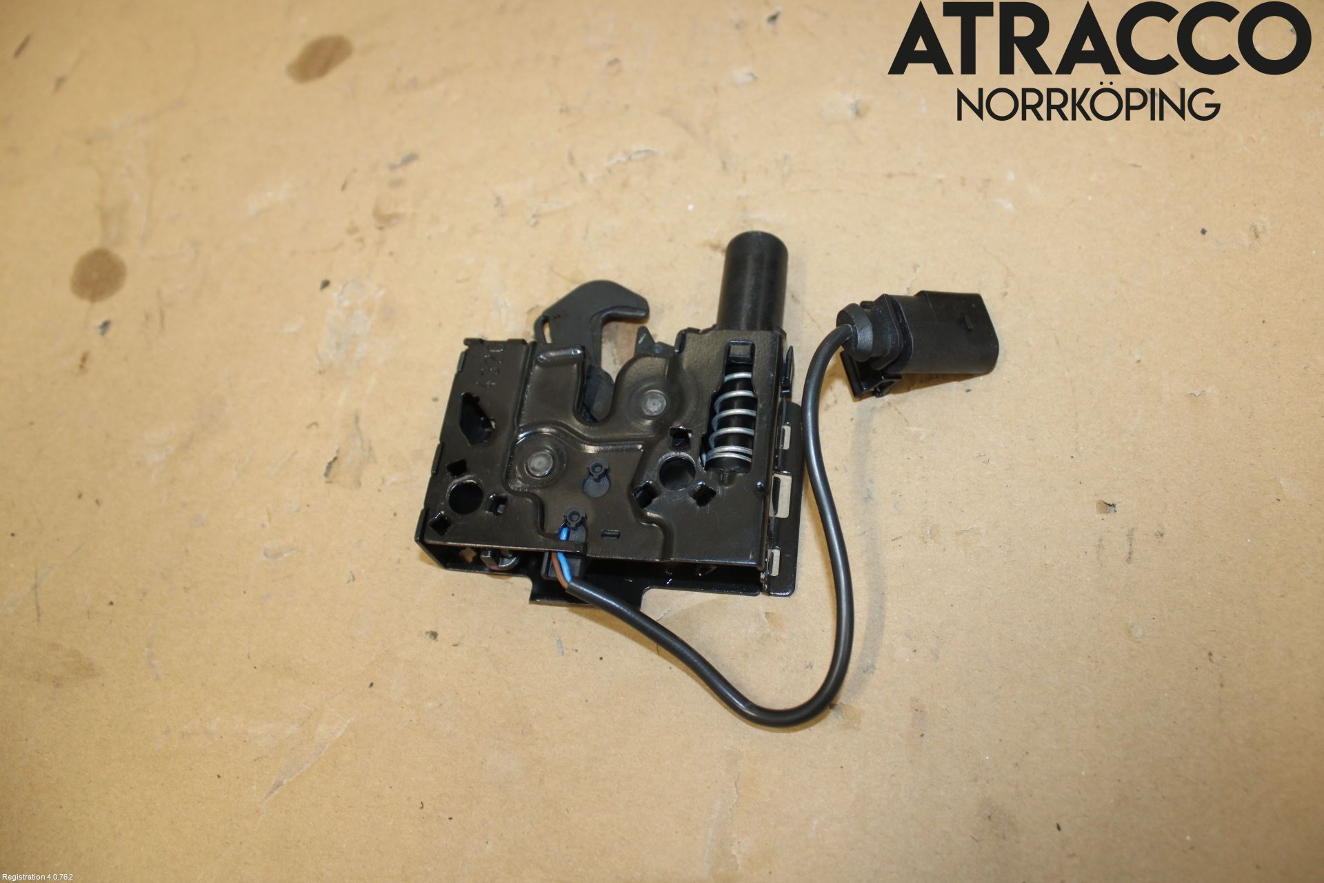 Audi A6 F2/C8 19- Huvlås