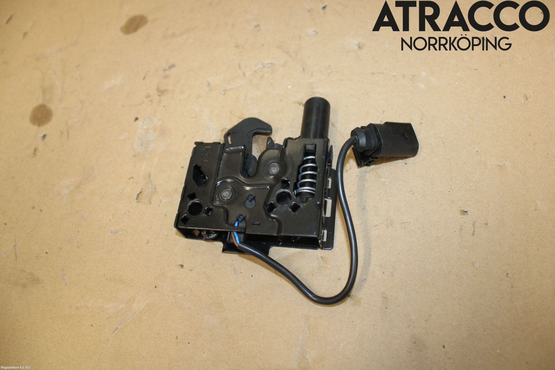 Audi A6 F2/C8 19- Huvlås