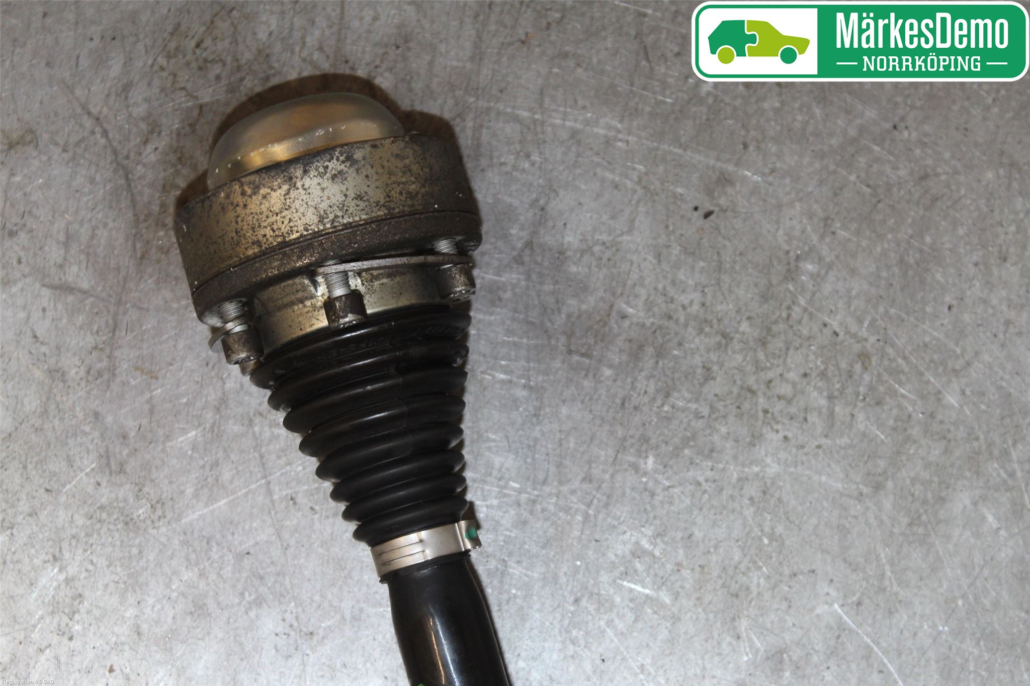 Audi A4/S4 B9 16-19 Drivaxel Bak Höger