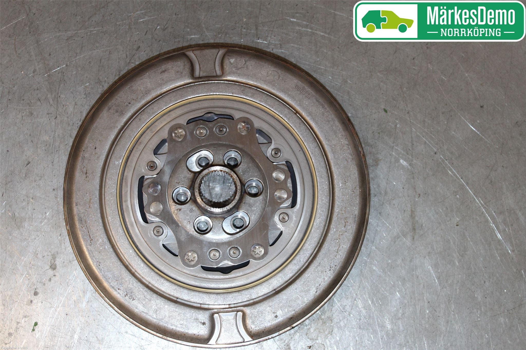 Volkswagen VW PASSAT 15-19 Svänghjul Aut