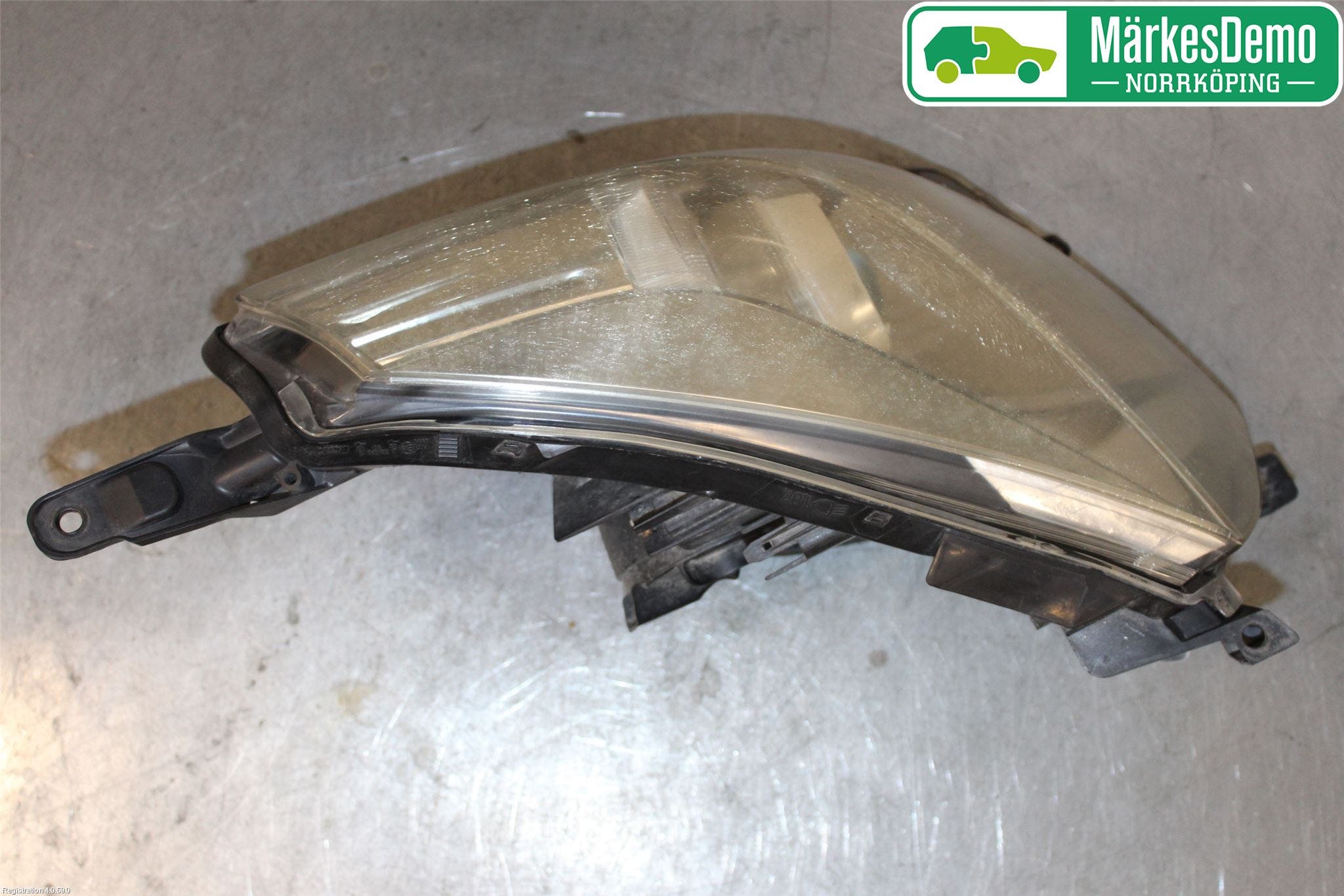 Toyota iQ Strålkastare Vänster