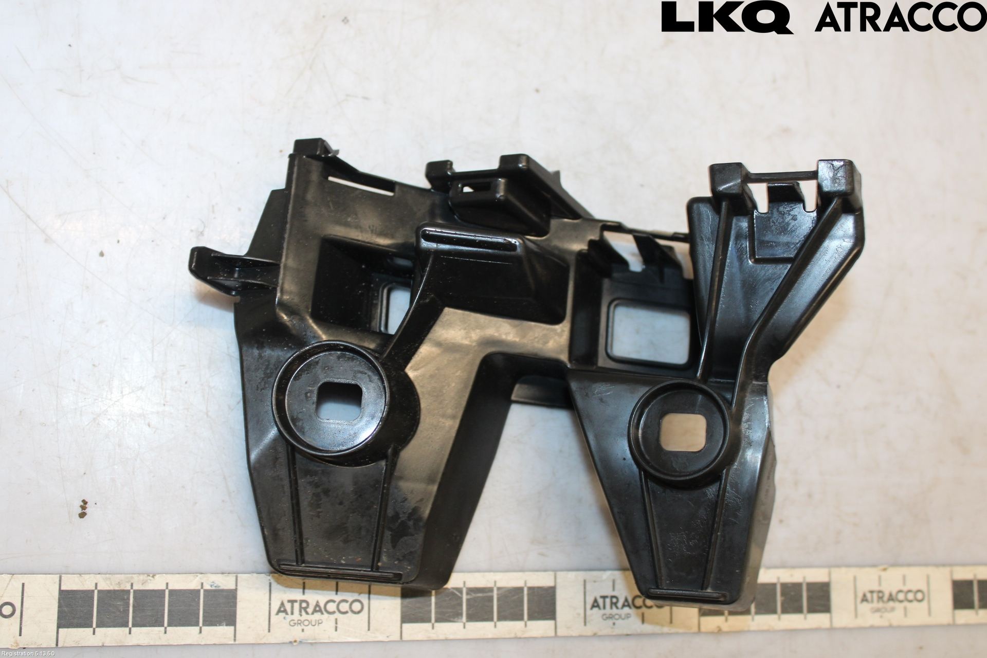 Volkswagen VW PASSAT 15-19 Stötfångarfäste Bak Hö