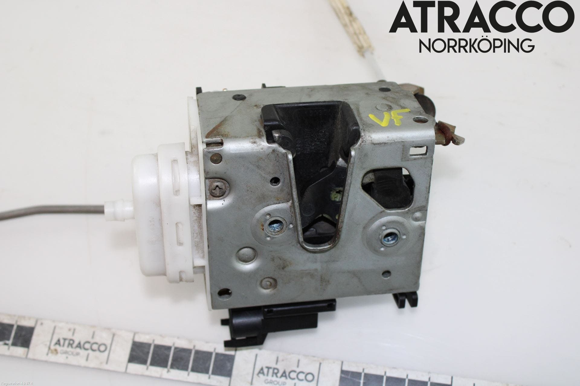 Audi A4/S4 99B-00 Låskista-Dörrlås