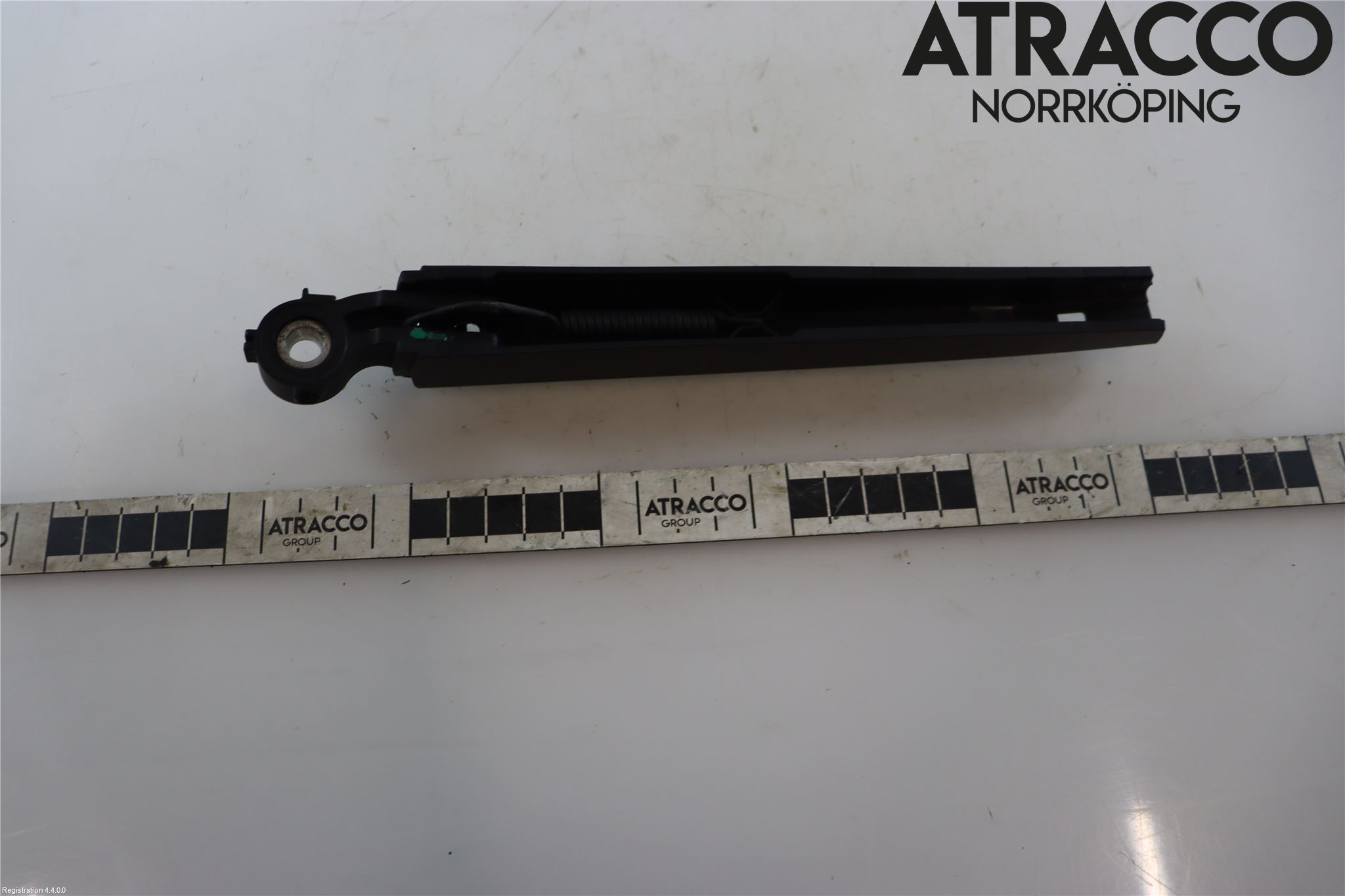 Skoda KAMIQ 20- Torkararm-Bakruta