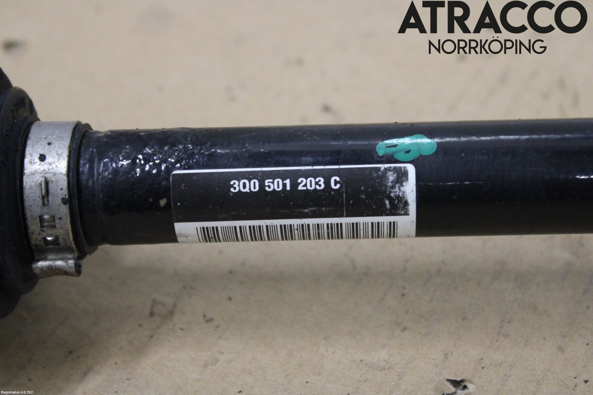 Volkswagen VW PASSAT 15-19 Drivaxel Bak Vänster