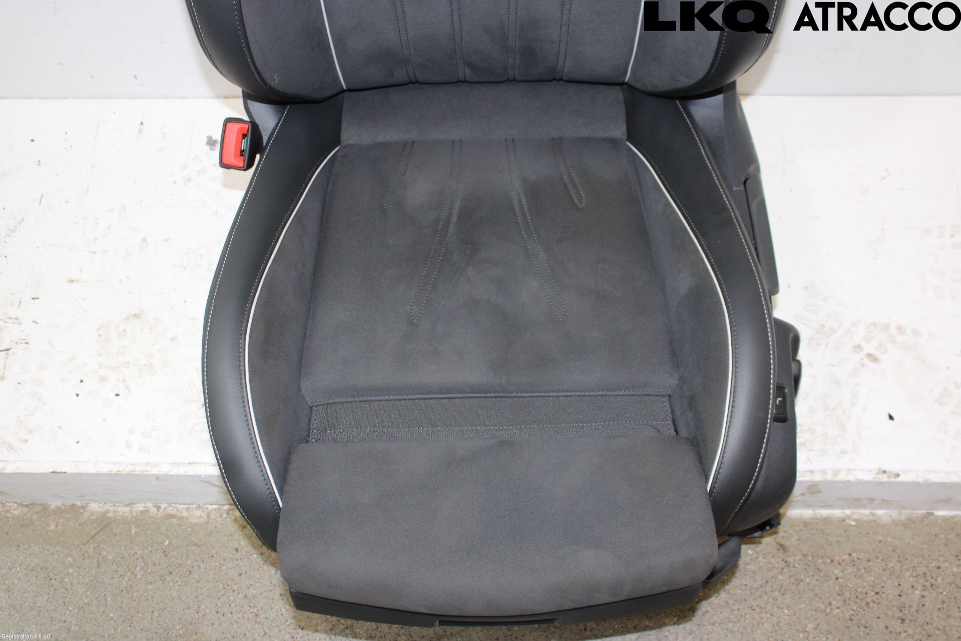 Volkswagen VW PASSAT 24- Inredning Stol Fram Vä