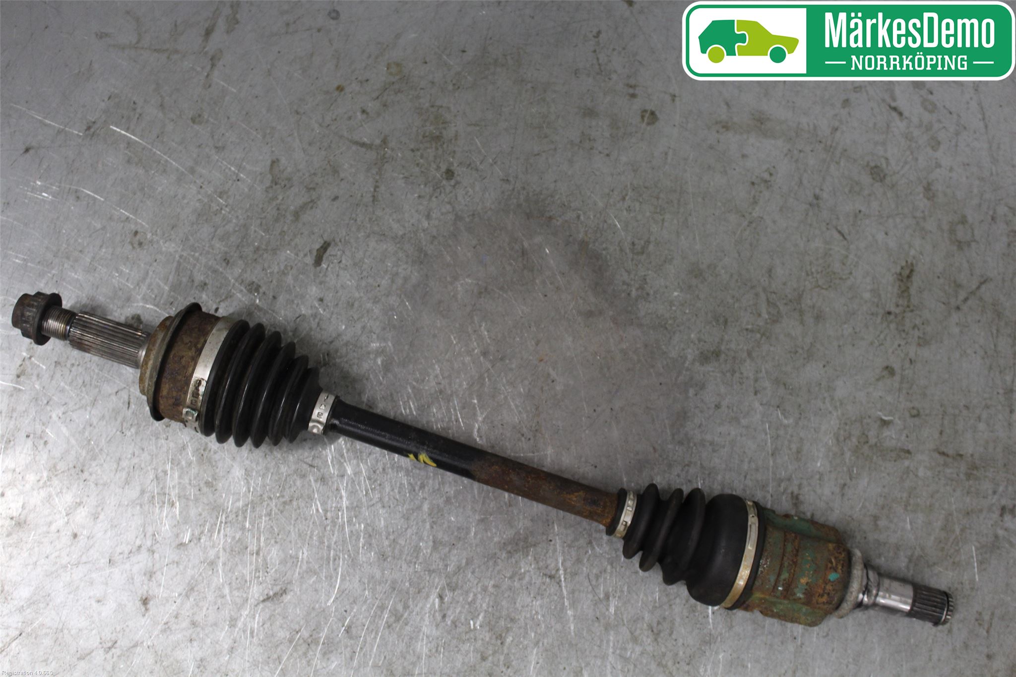 Toyota iQ Drivaxel Fram Vänster