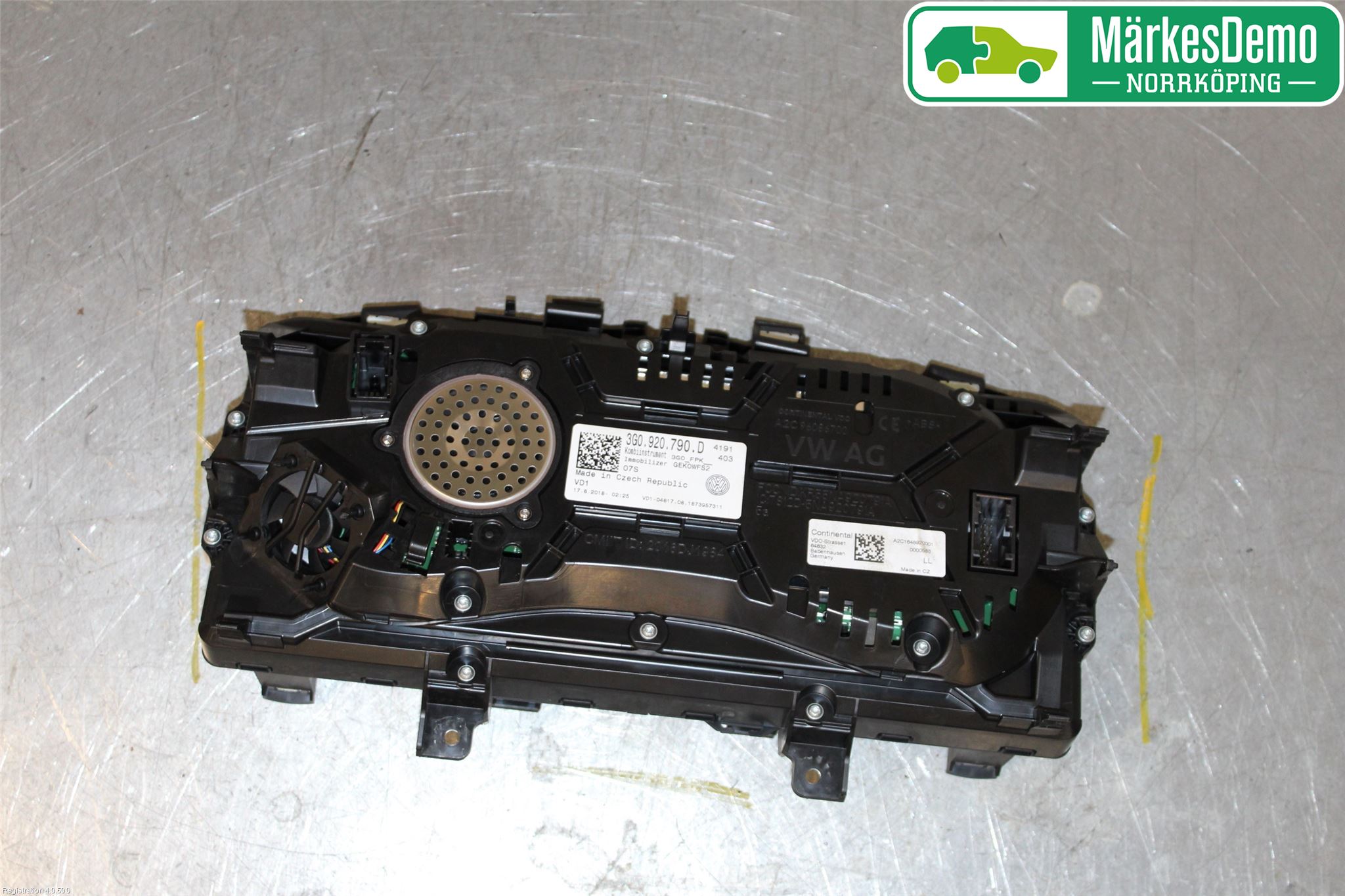Volkswagen VW PASSAT 15-19 Instrument Komb