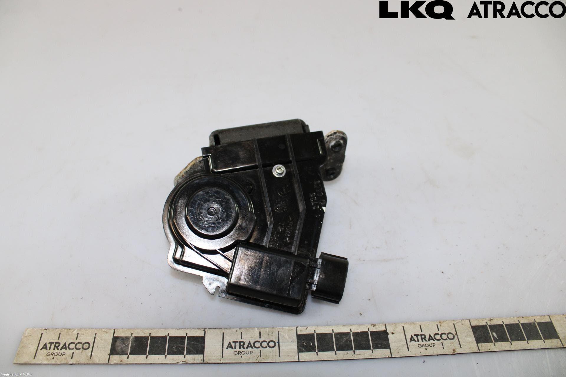 Toyota AVENSIS 09-15 Låskista Baklucka