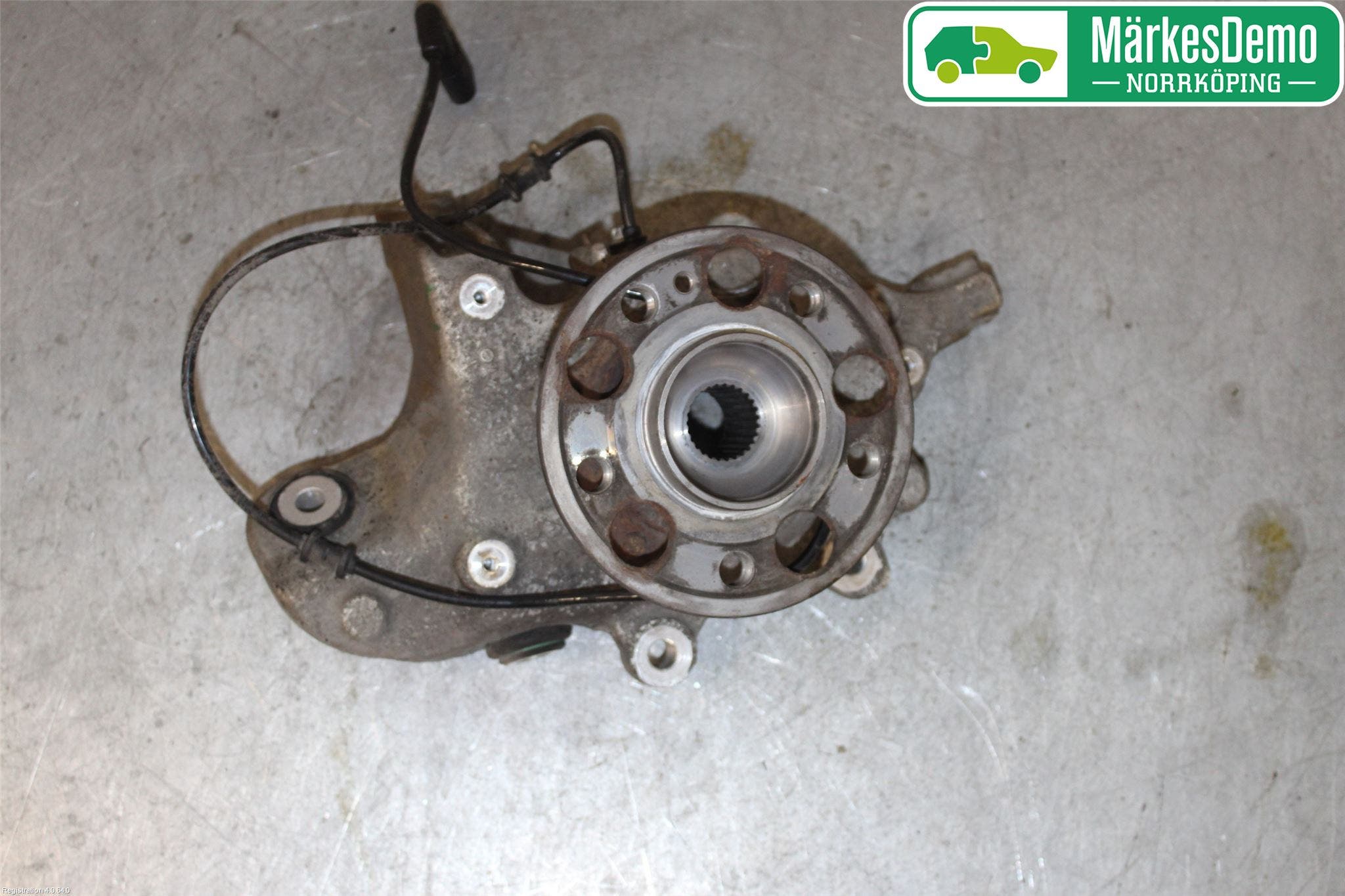 Mercedes-Benz MB C-KLASS (W205) 14-21 Hjullagerhus-Spindel Vä B