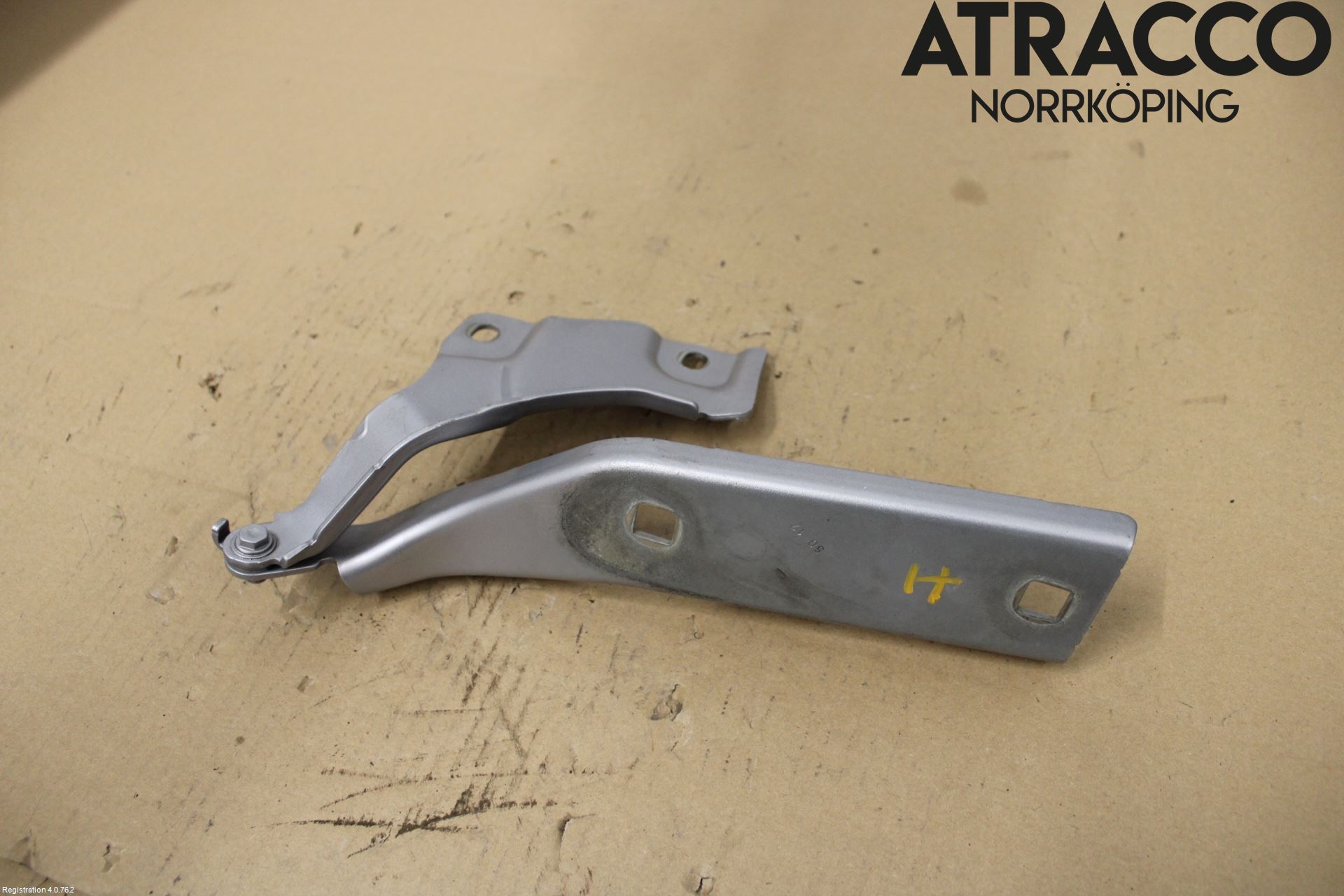 Audi Q2/SQ2 17- Huvgångjärn