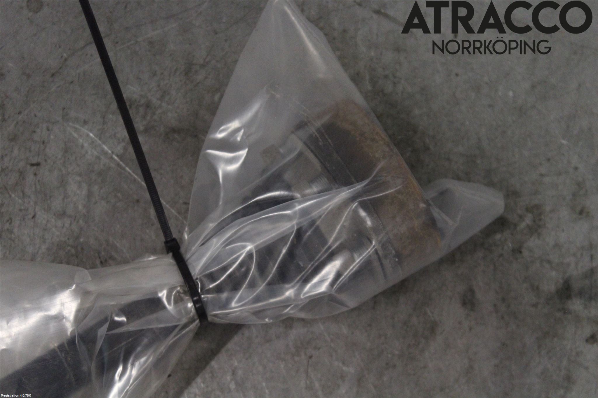 Volkswagen VW PASSAT 15-19 Drivaxel Bak Vänster