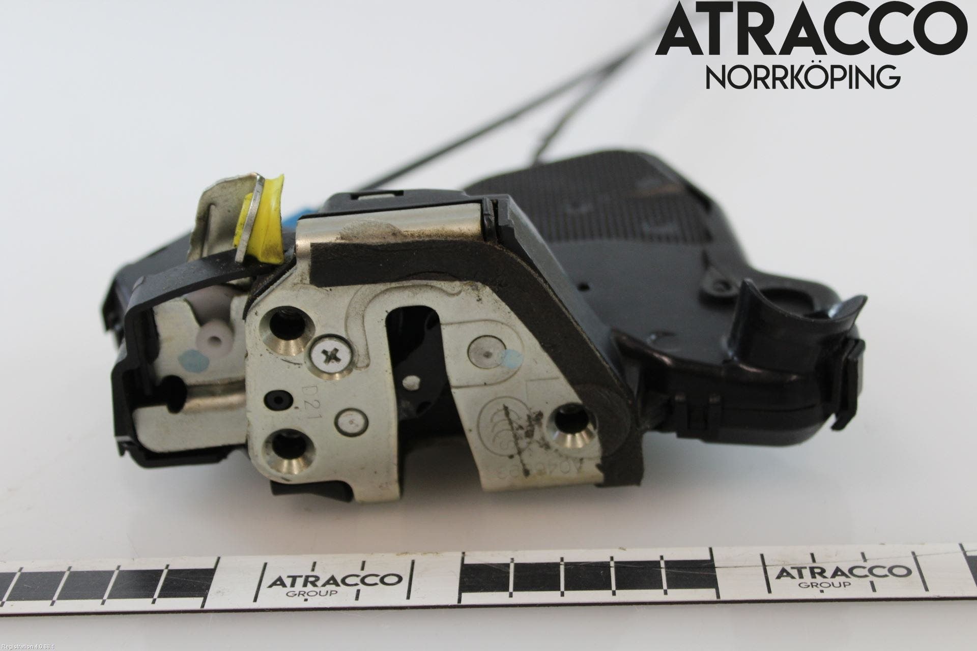 Toyota AVENSIS 07-08 Låskista-Dörrlås