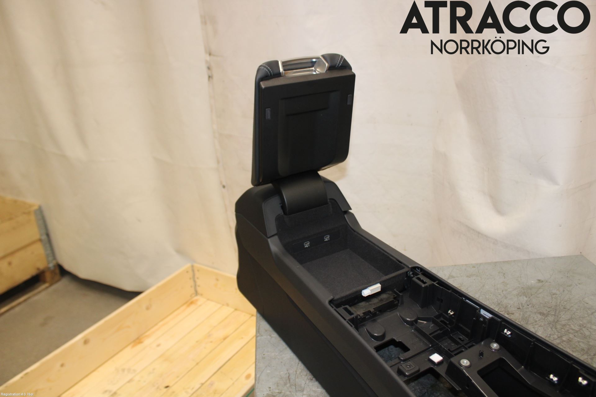 Audi A6 F2/C8 19- Instrumentkonsoll Mitt