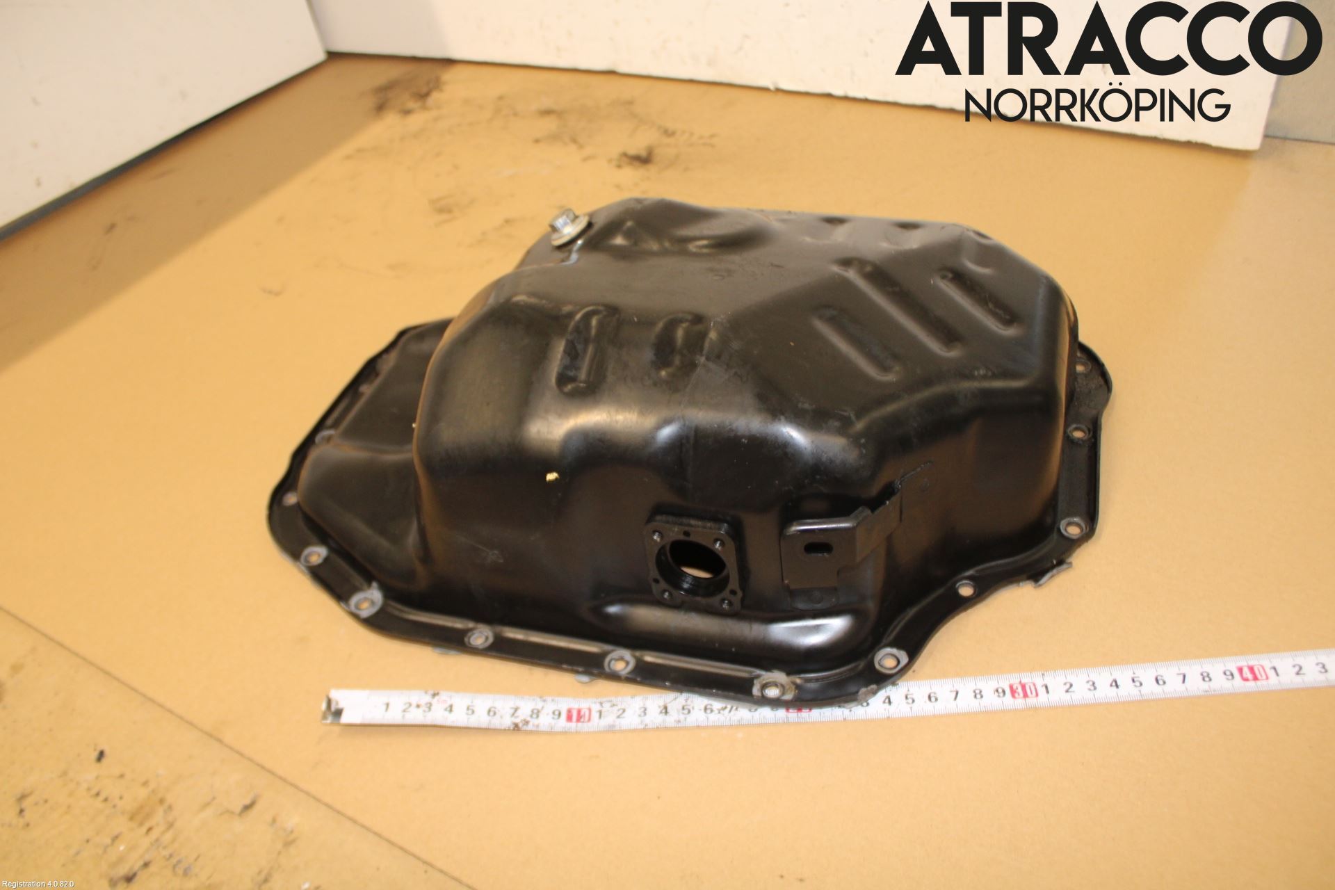 Toyota AVENSIS 09-15 Oljetråg