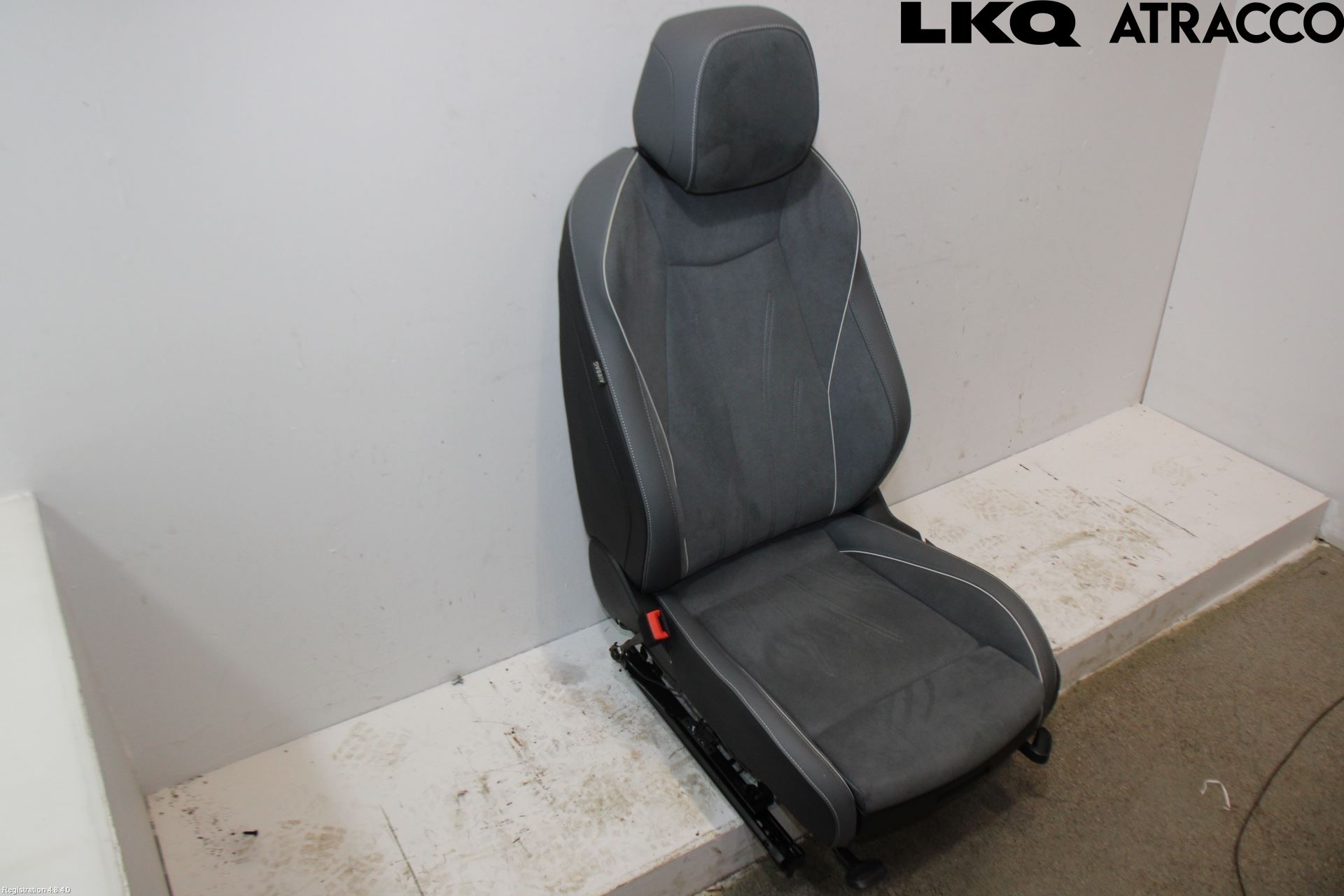Volkswagen VW PASSAT 24- Inredning Stol Fram Vä