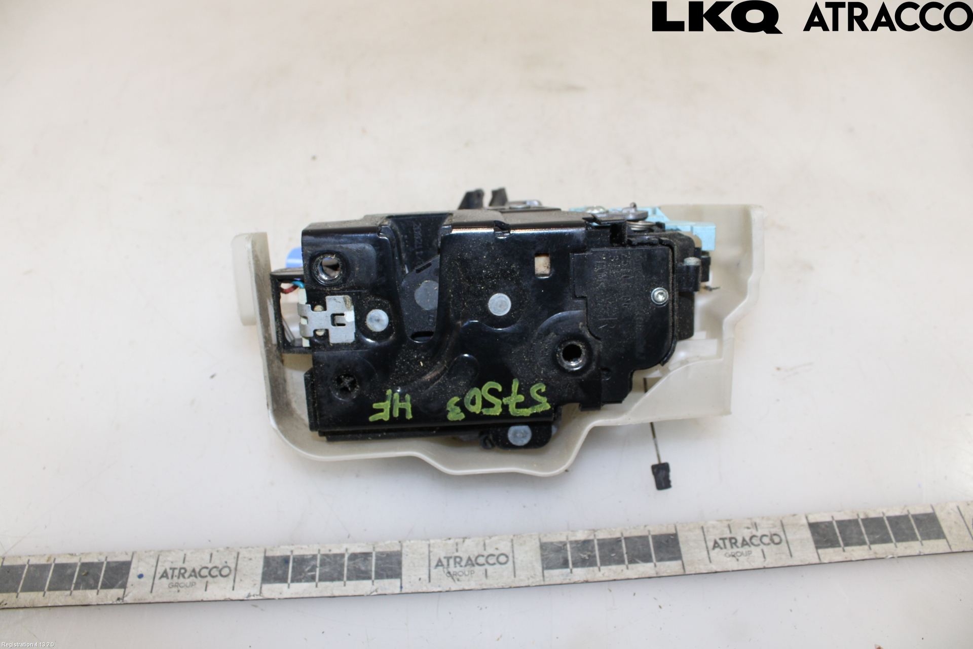 Volkswagen VW TOURAN 10-15 Låskista-Dörrlås