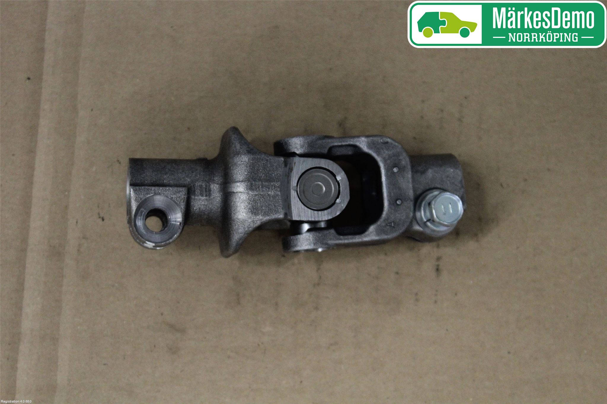 Toyota YARIS XP130 15-20 Rattaxelknut