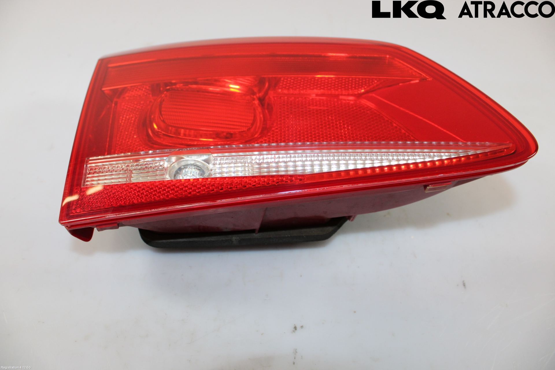 Volkswagen VW PASSAT 11-14 Bakljus Lucka Vä