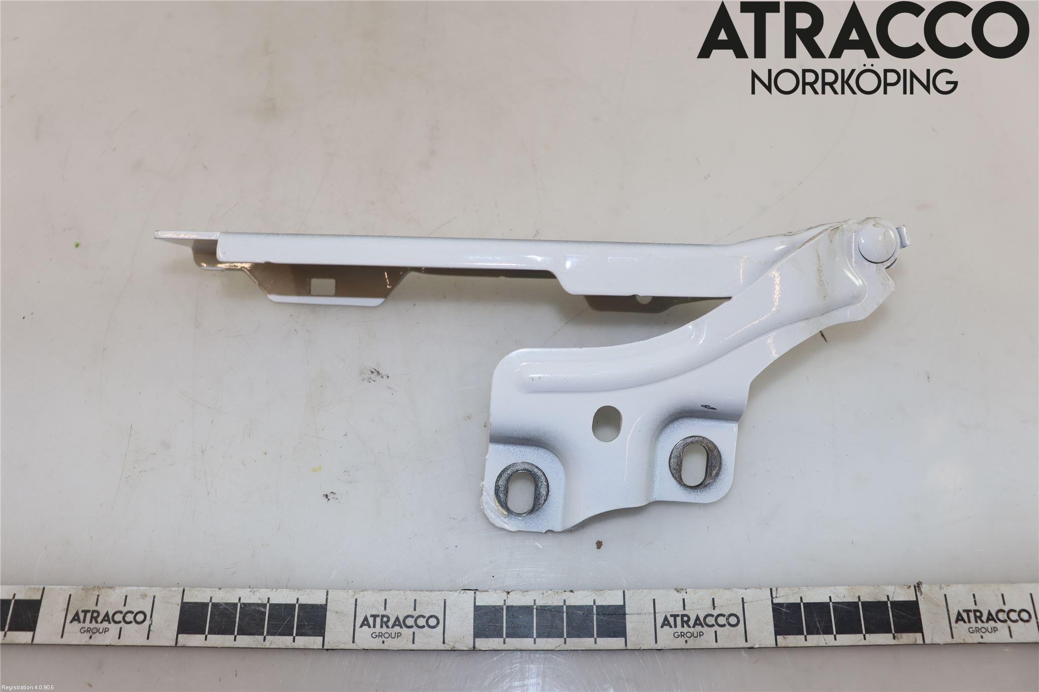 Audi A1 19- Huvgångjärn