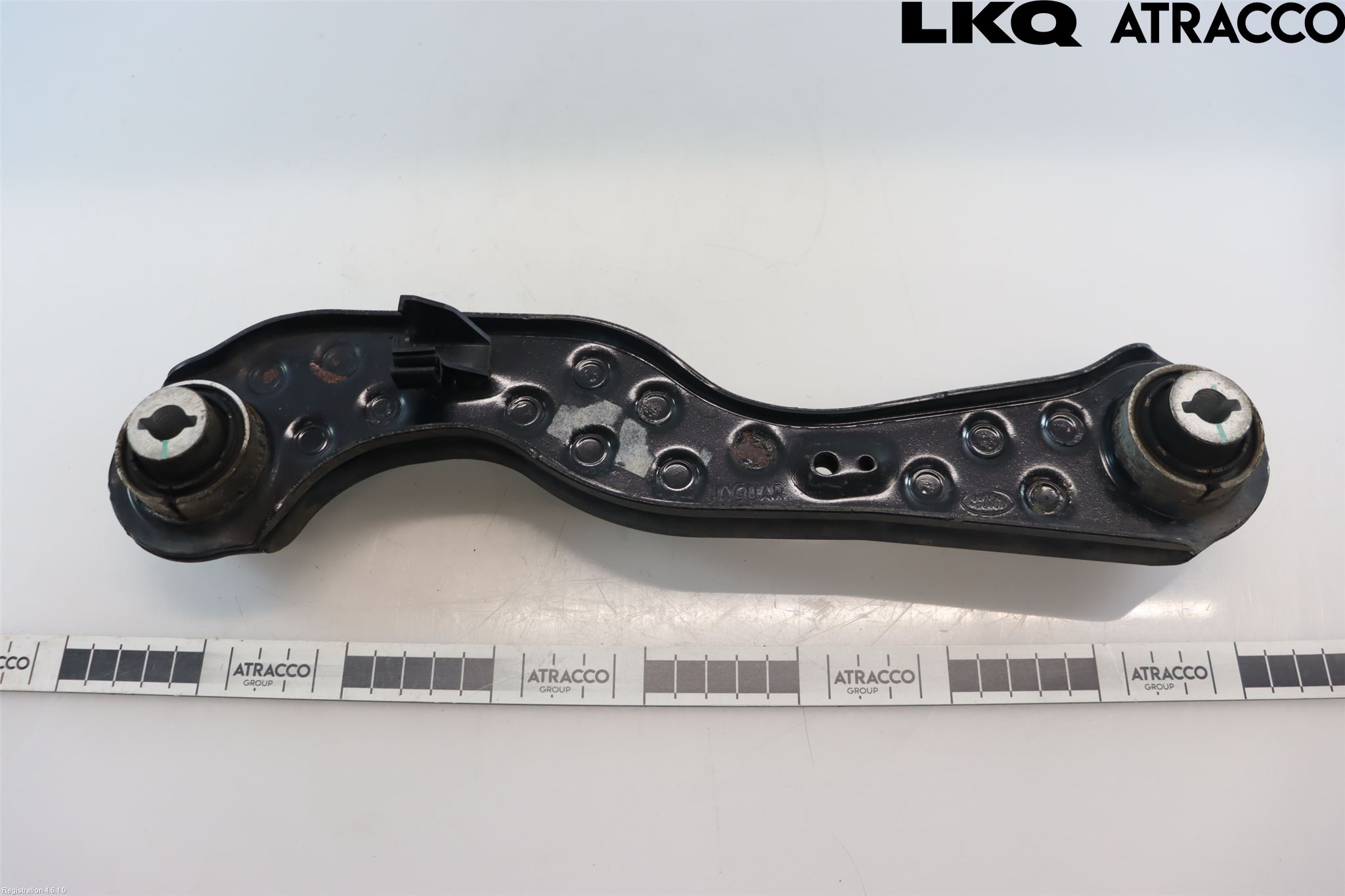 Jaguar F-PACE Bärarm Bak Övre Höger
