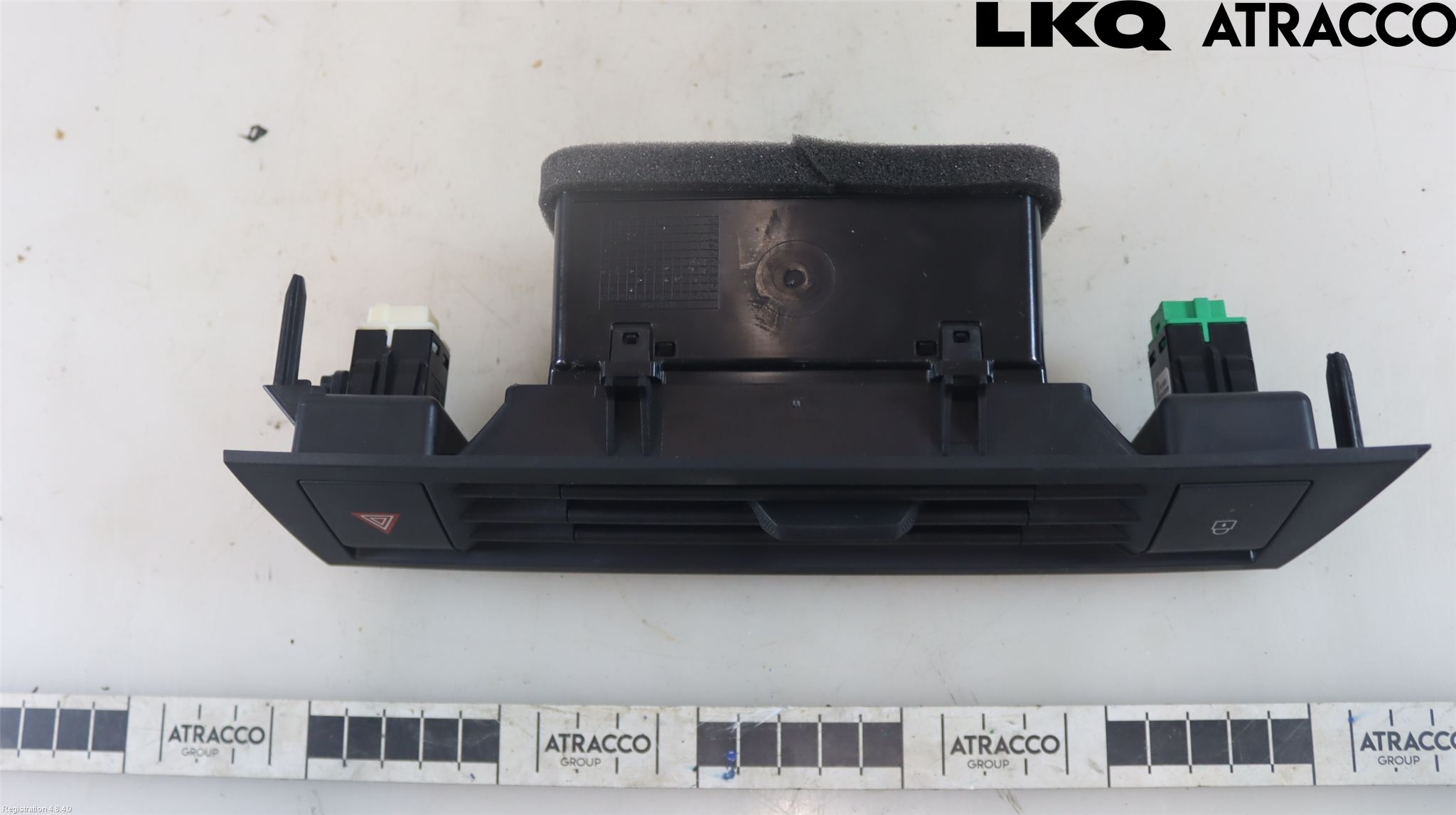 Opel ASTRA L 22- Defrosterkanal-Munstycke