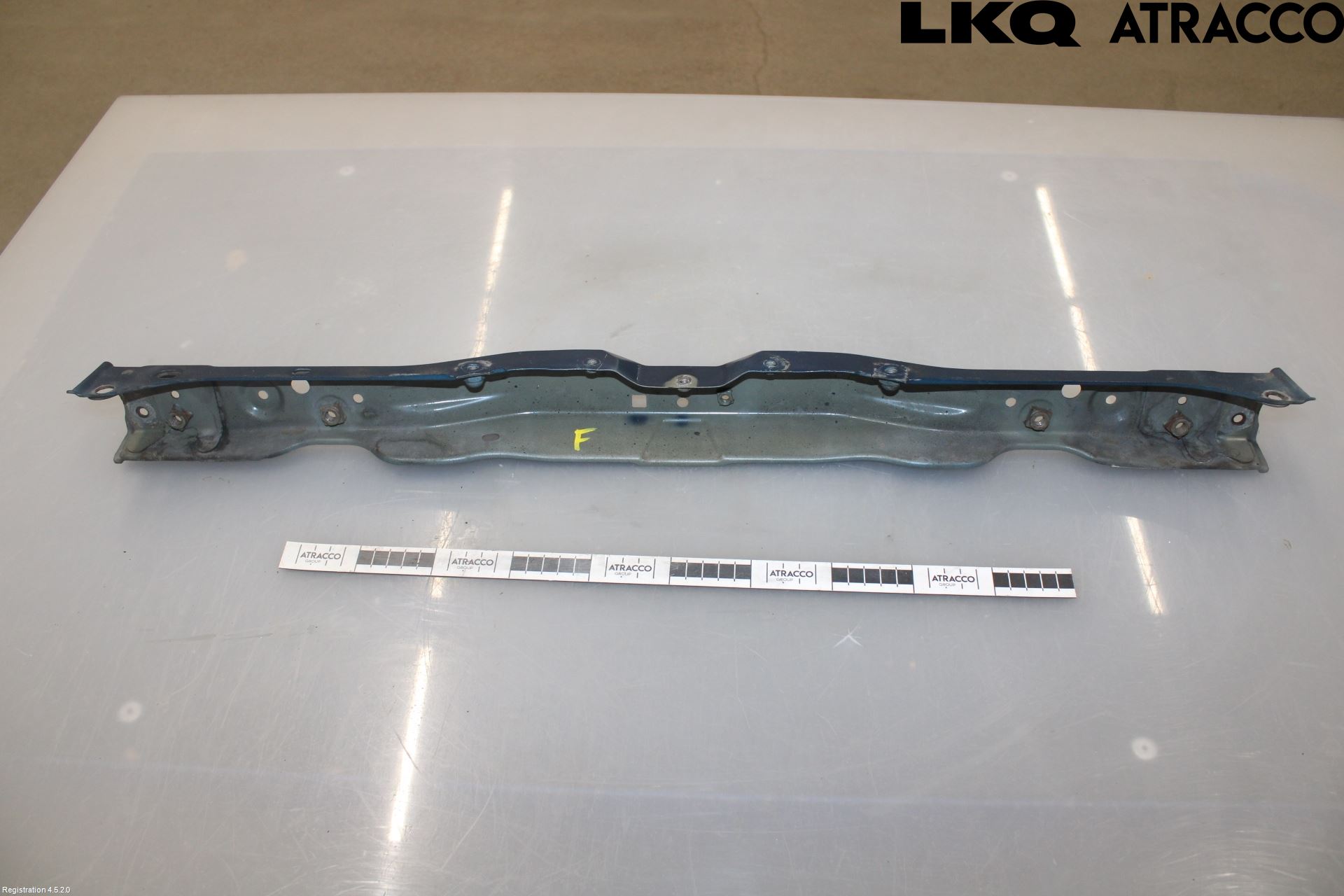 Toyota AVENSIS 03-06 Frontplåt