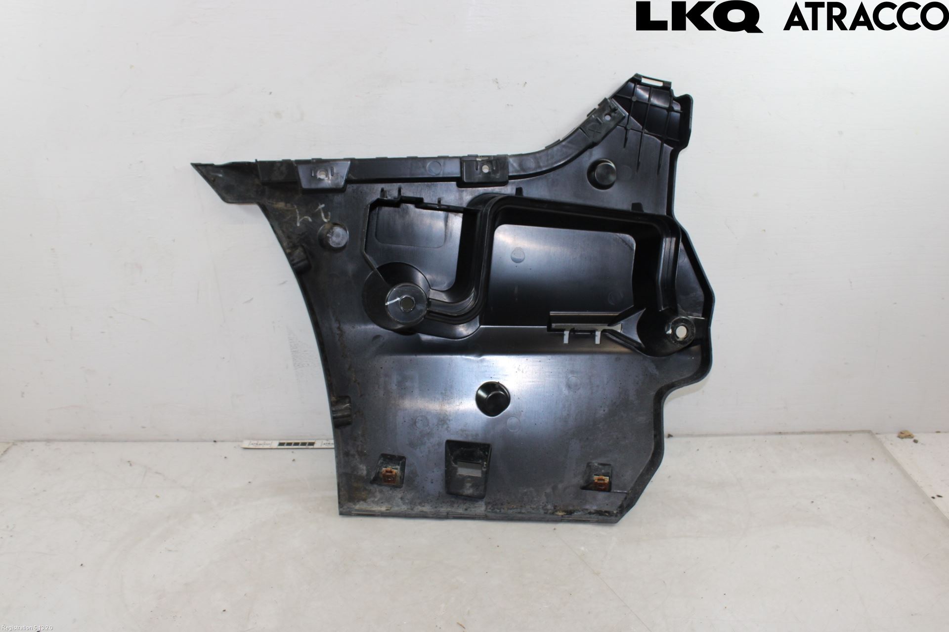 BMW 5 F10/F11/F18 09-17 Stötfångarfäste Bak Hö