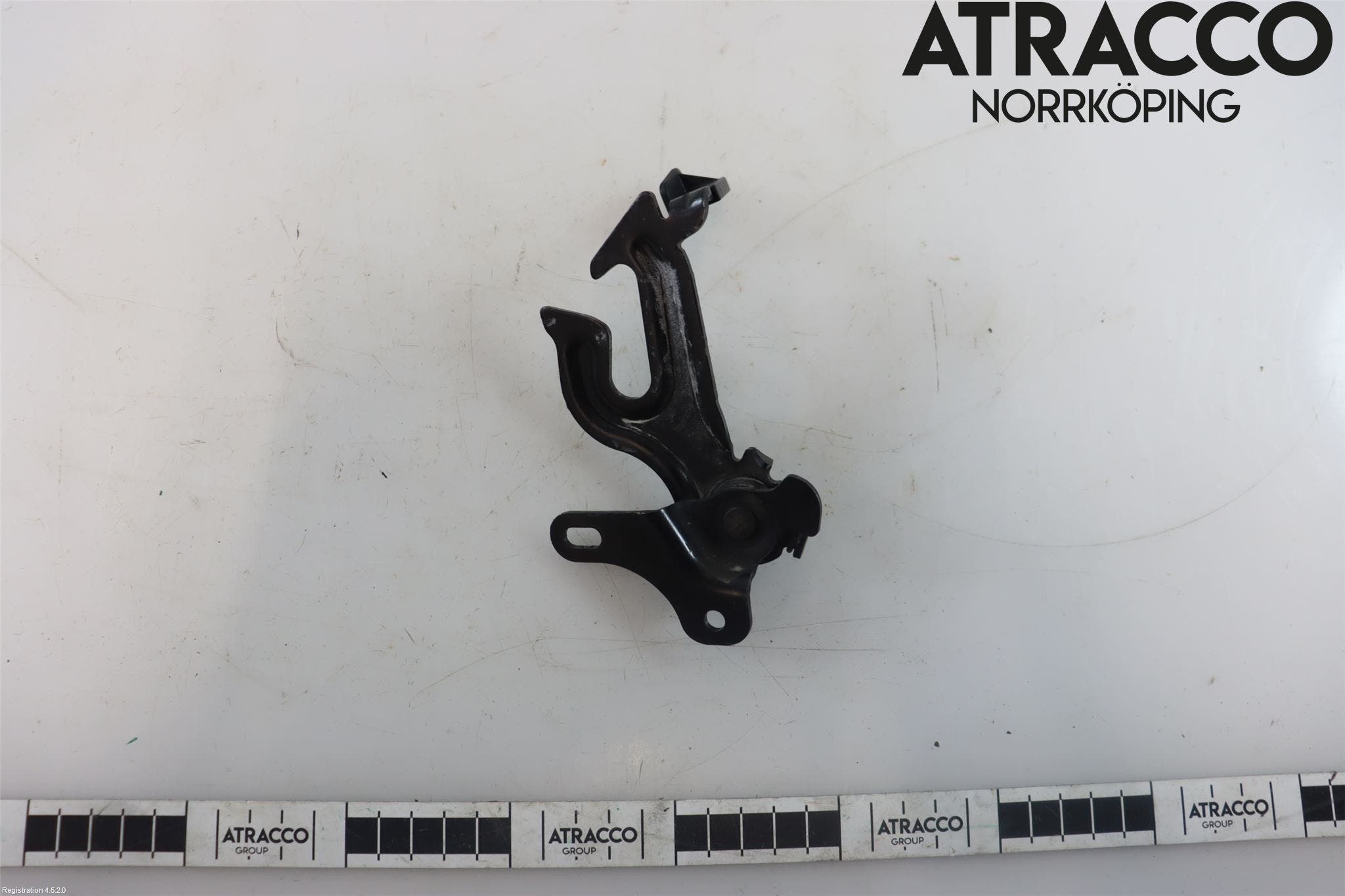 Volvo V70 08-13 Huv Spärr