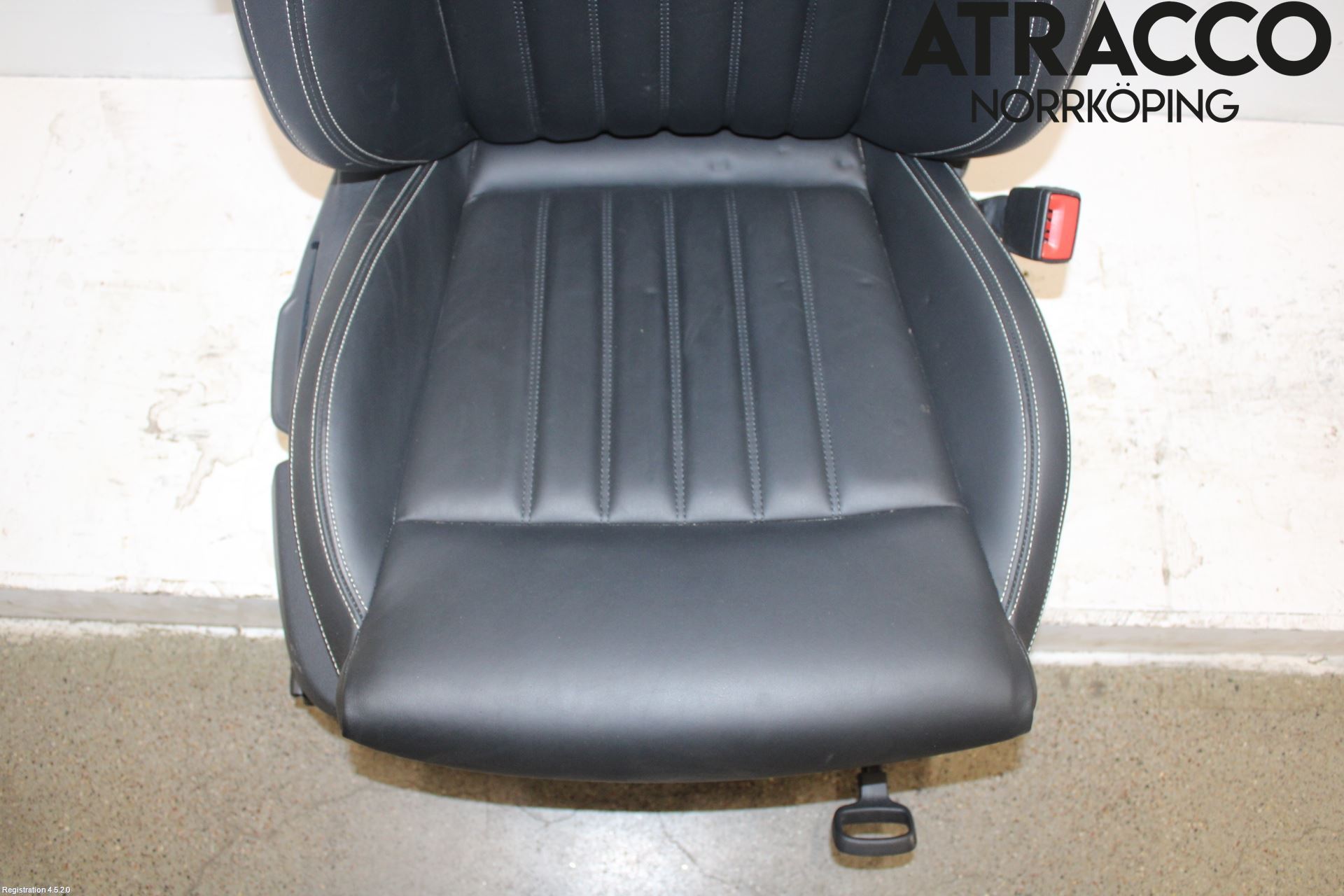 Skoda SUPERB 16-24 Inredning Stol Fram Hö