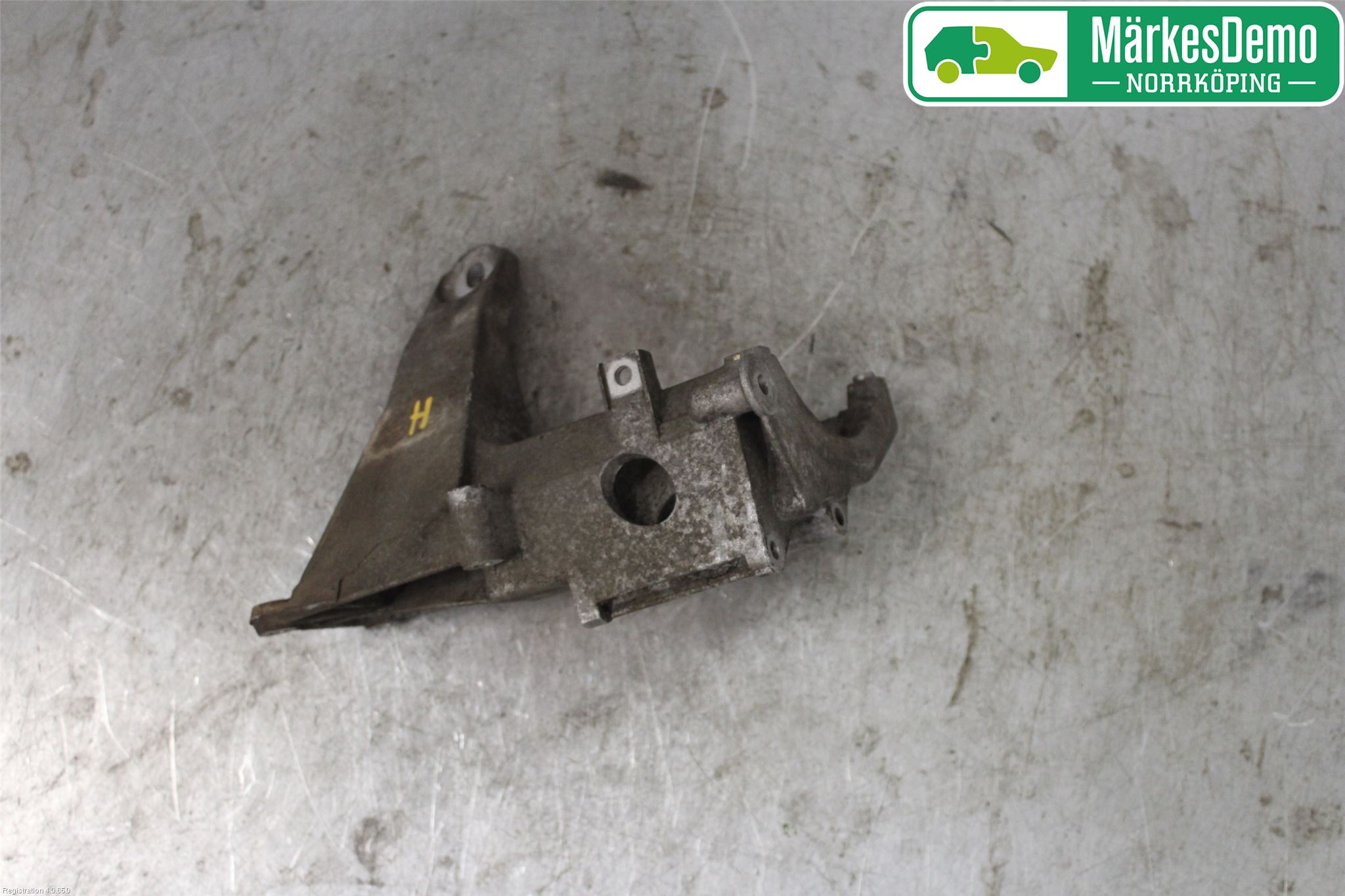 BMW X5 E53     99-06 Ac Kompressor-Fäste