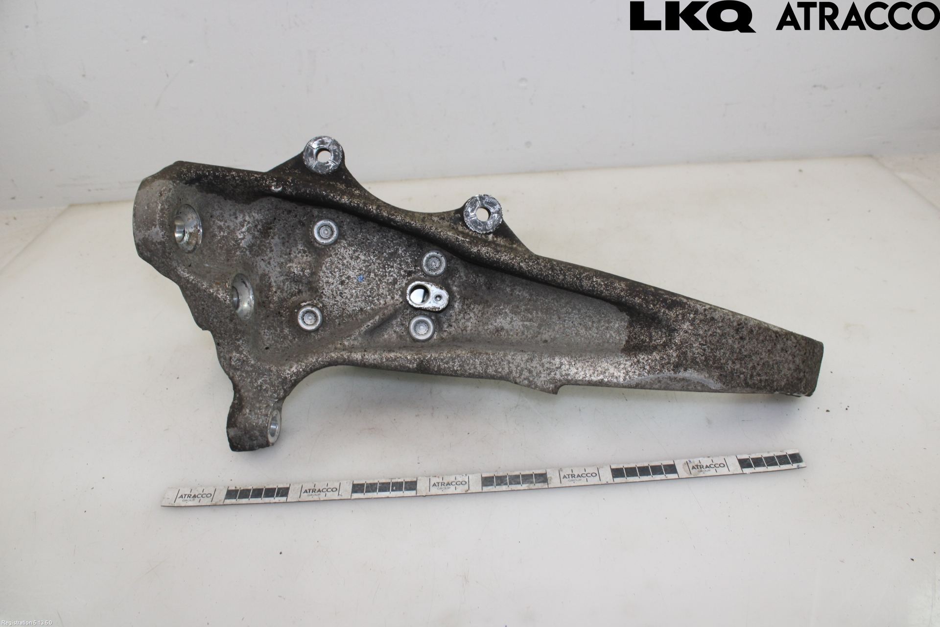 BMW 5 F10/F11/F18 09-17 Styrspindel Lagerhus Vä