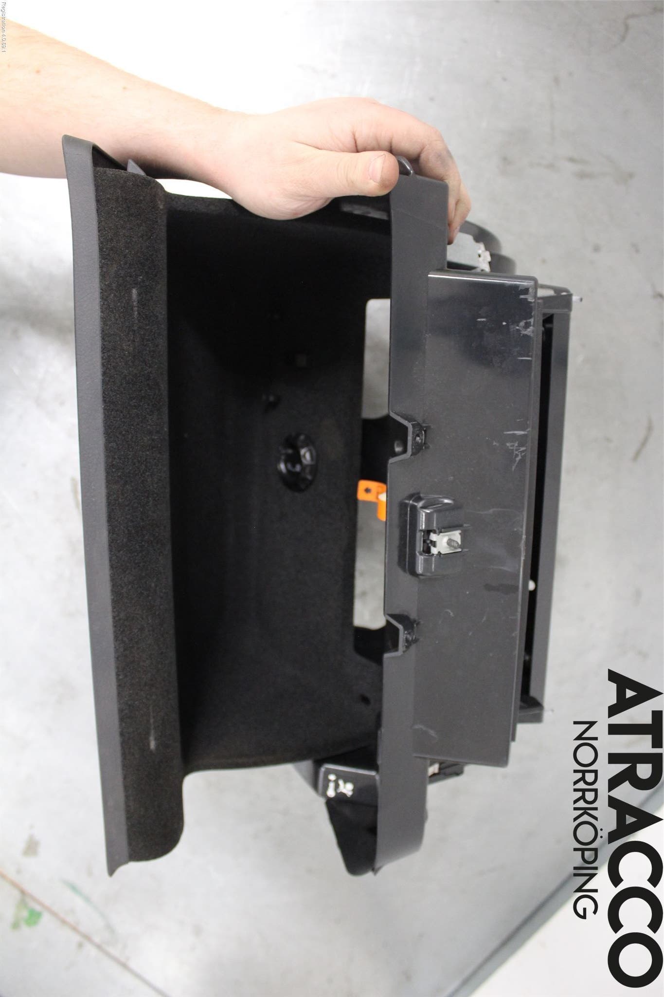 Volkswagen VW PASSAT 11-14 Handskfack