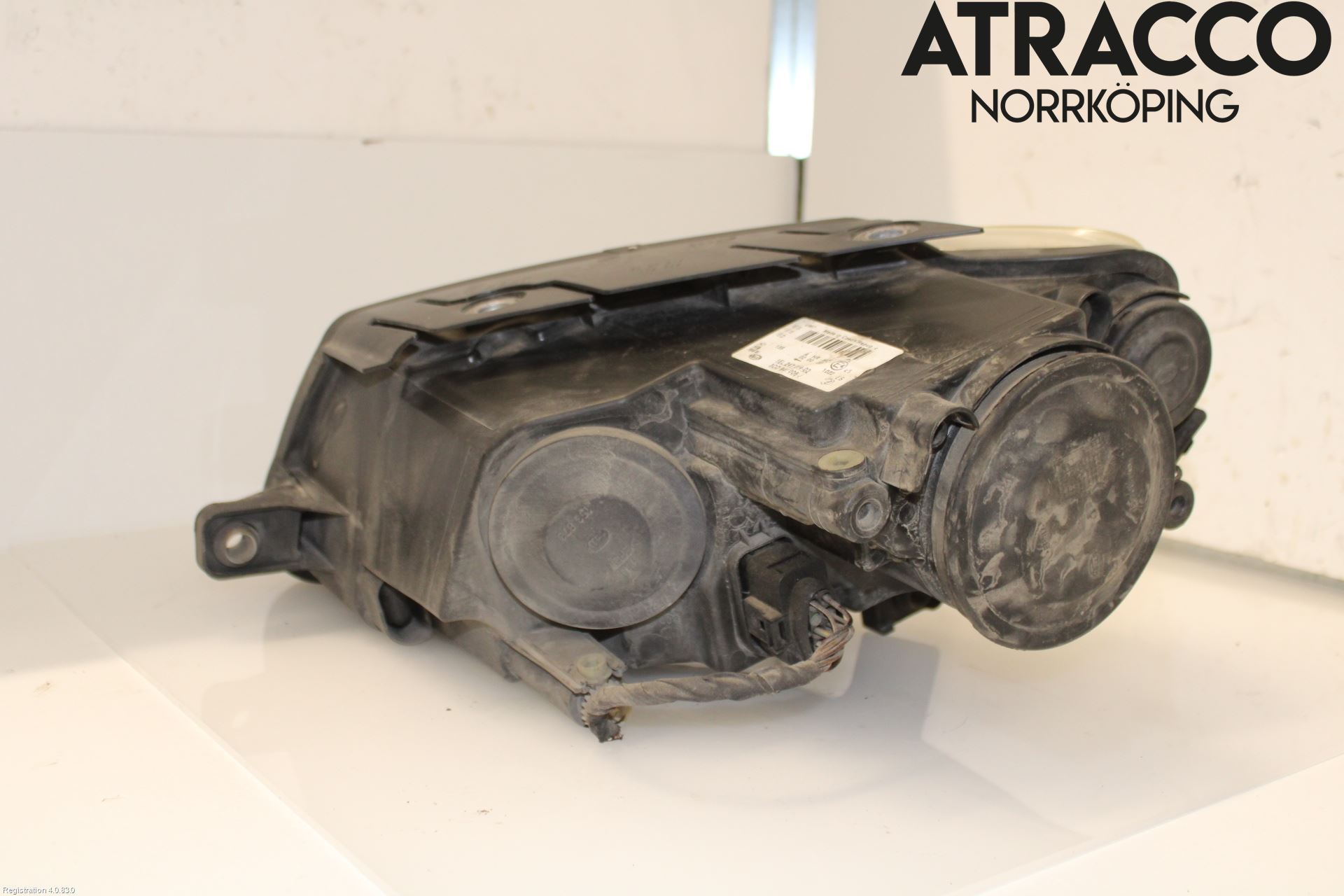 Volkswagen VW PASSAT 05-11 Strålkastare Höger