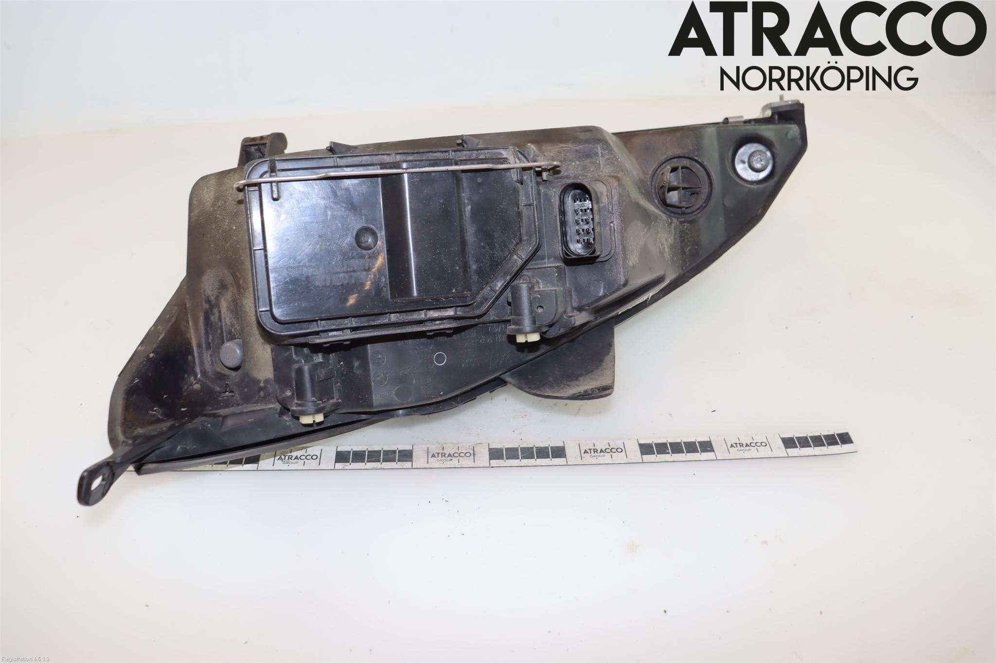 Ford FOCUS     99-04 Strålkastare Höger