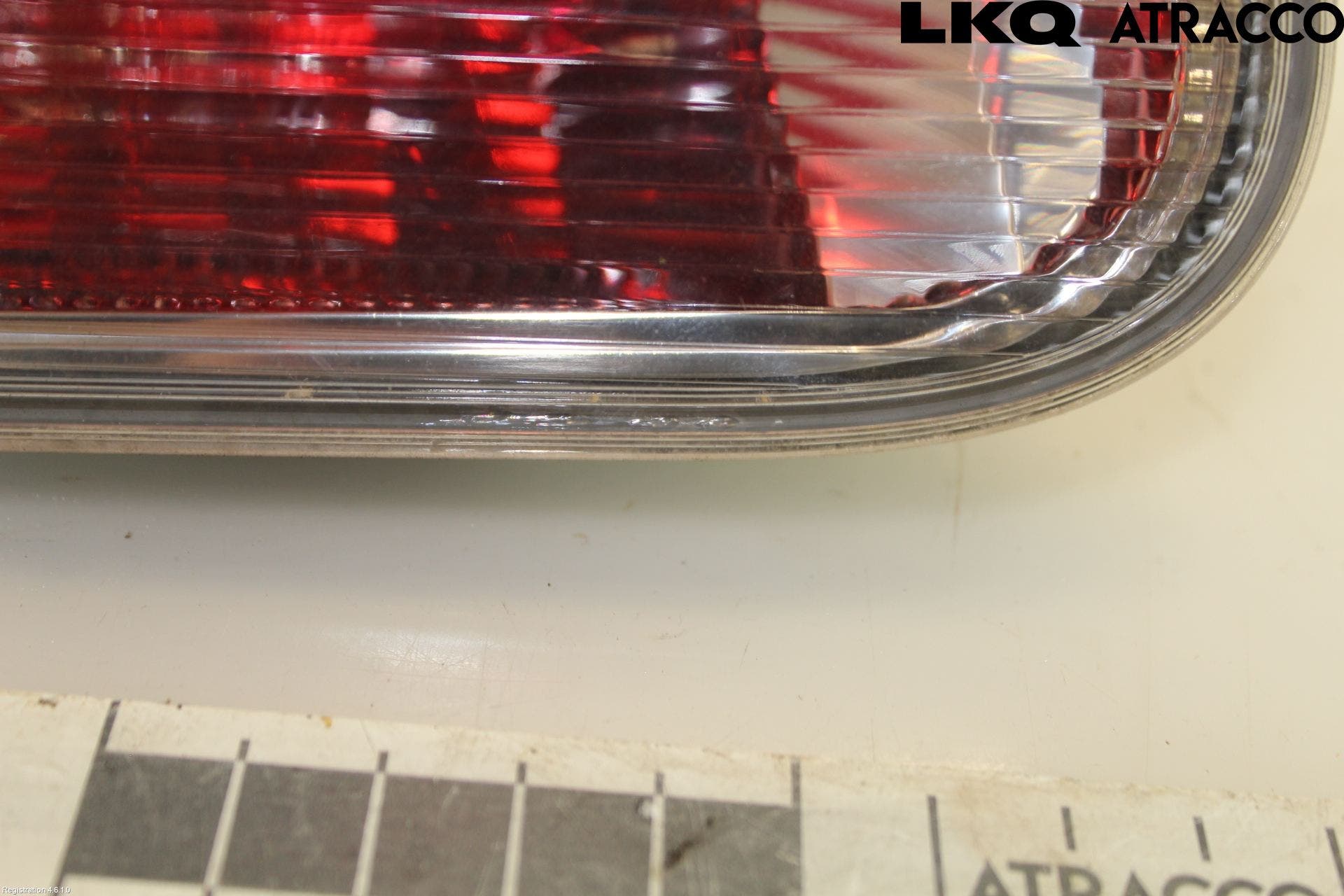 Toyota AVENSIS 09-15 Bakljus Lucka Vä