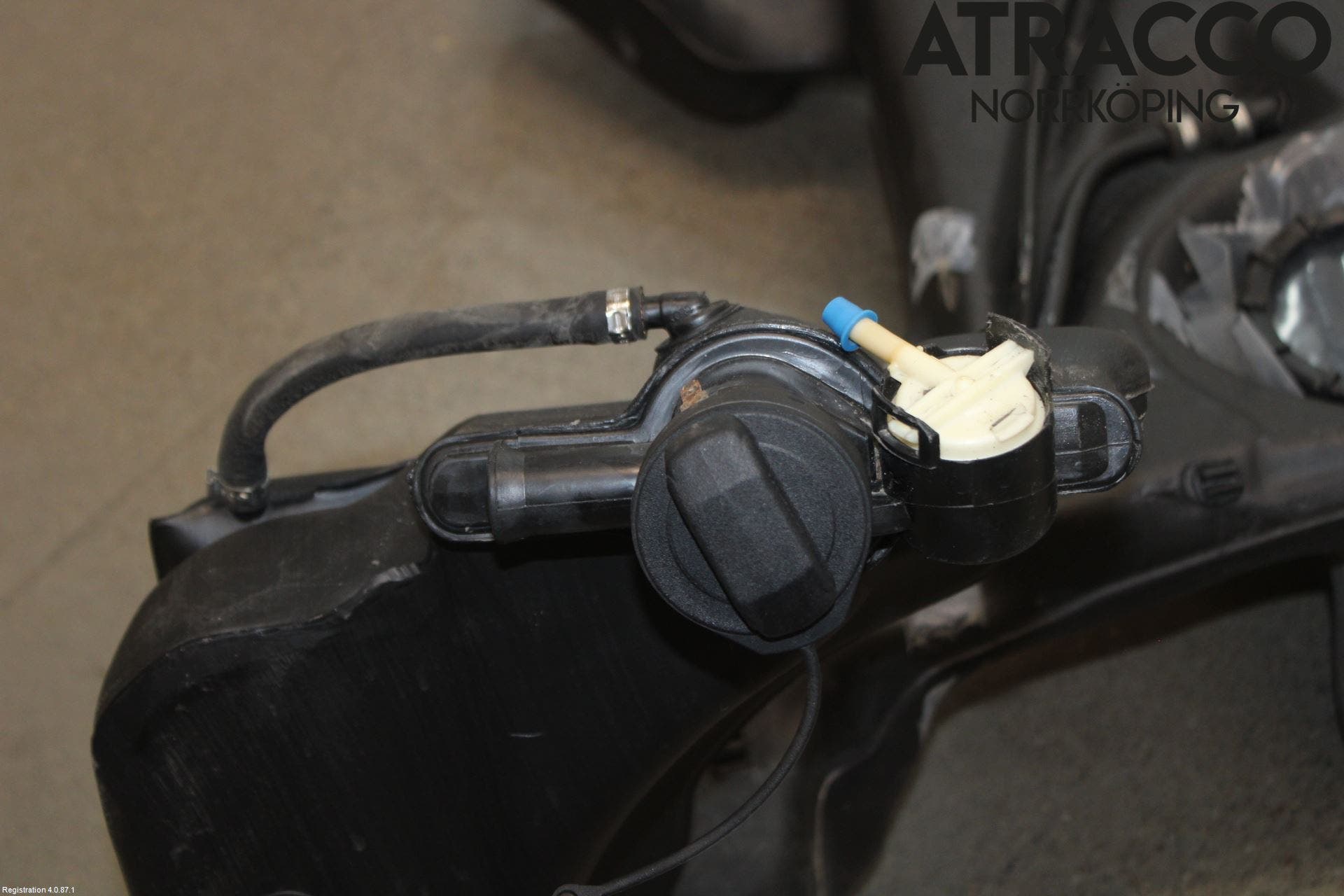 Audi A4/S4 99B-00 Bränsletank Insprutning