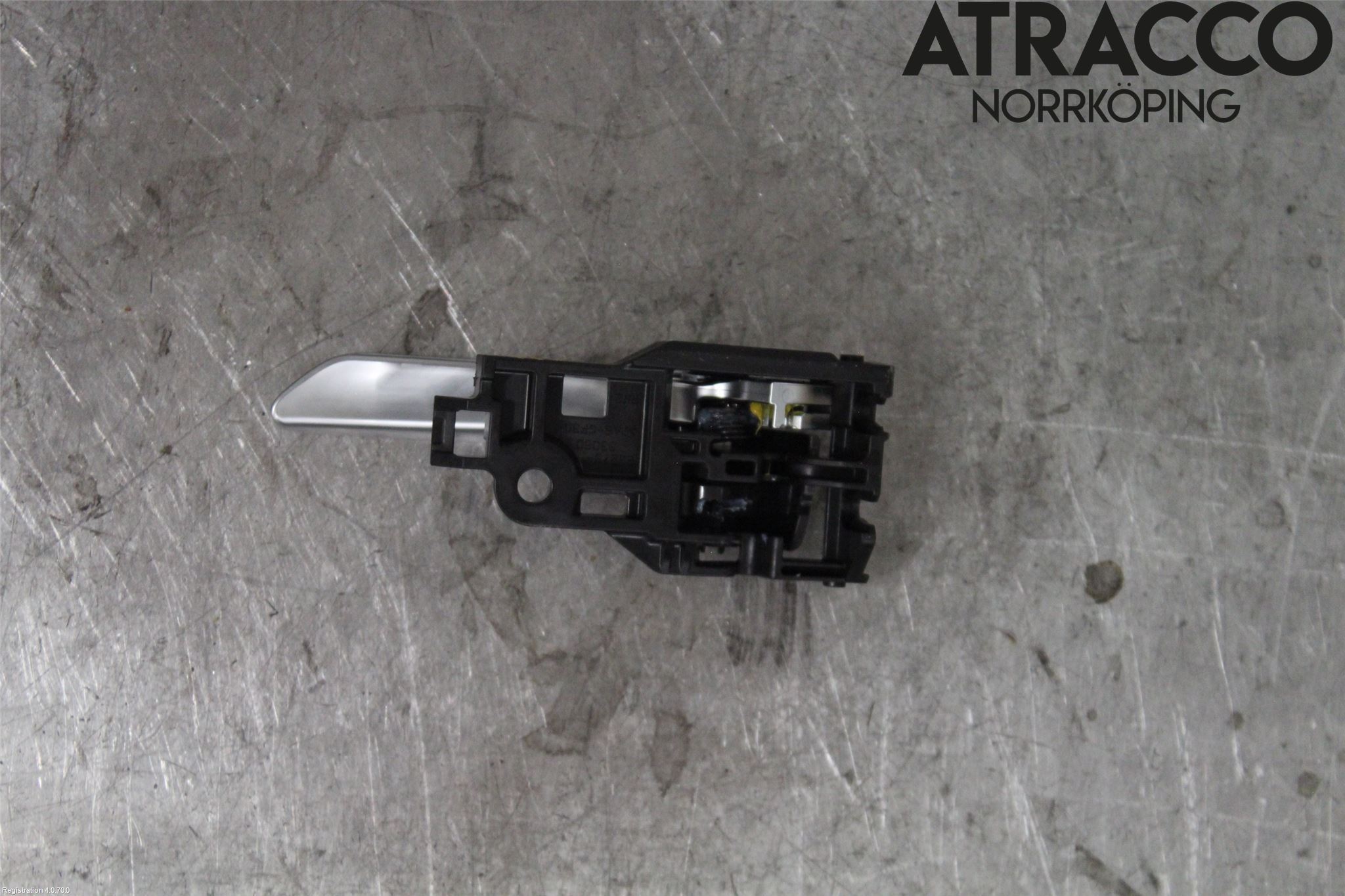 Toyota RAV4 19- Dörrhandtag Inre Hö