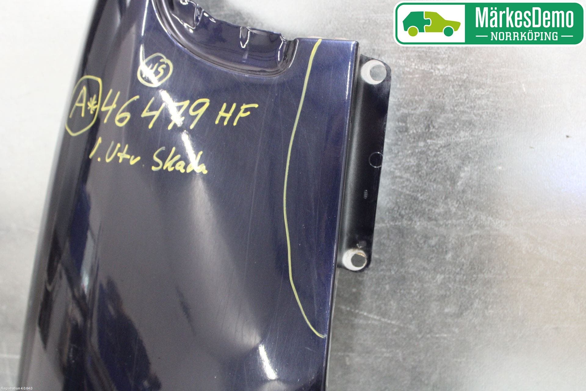 Audi A8/S8 4D 94-02 Skärm Fram Höger