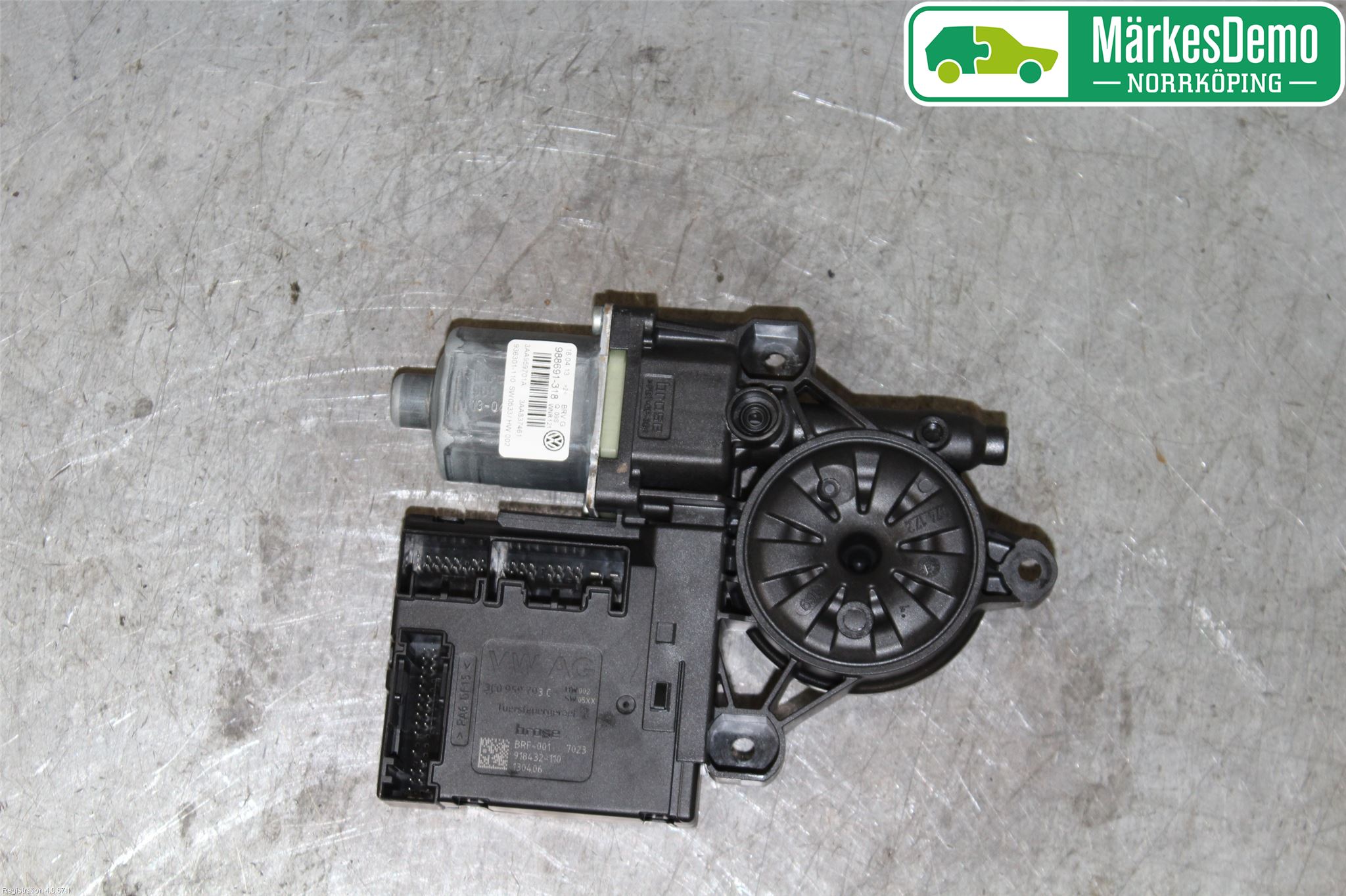 Volkswagen VW PASSAT 11-14 Fönsterhissmotor
