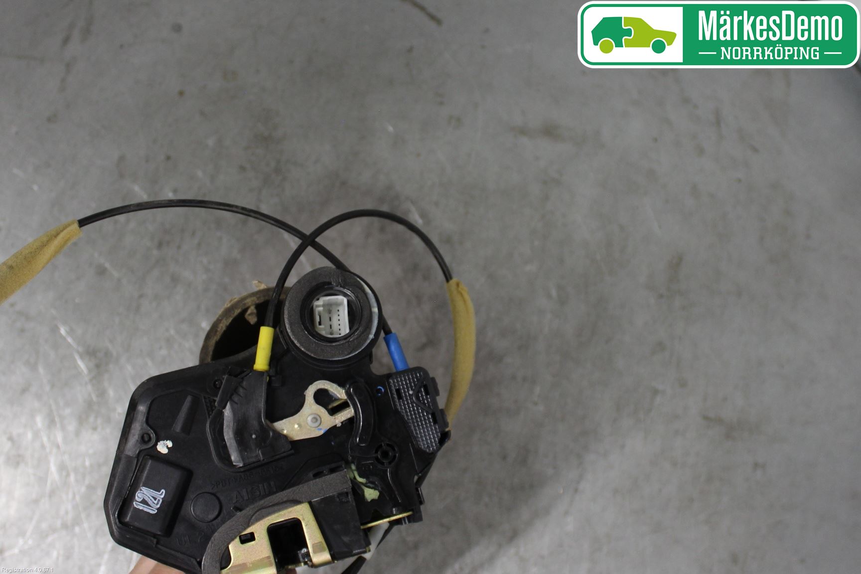 Toyota COROLLA VERSO 04-07 Låskista-Dörrlås