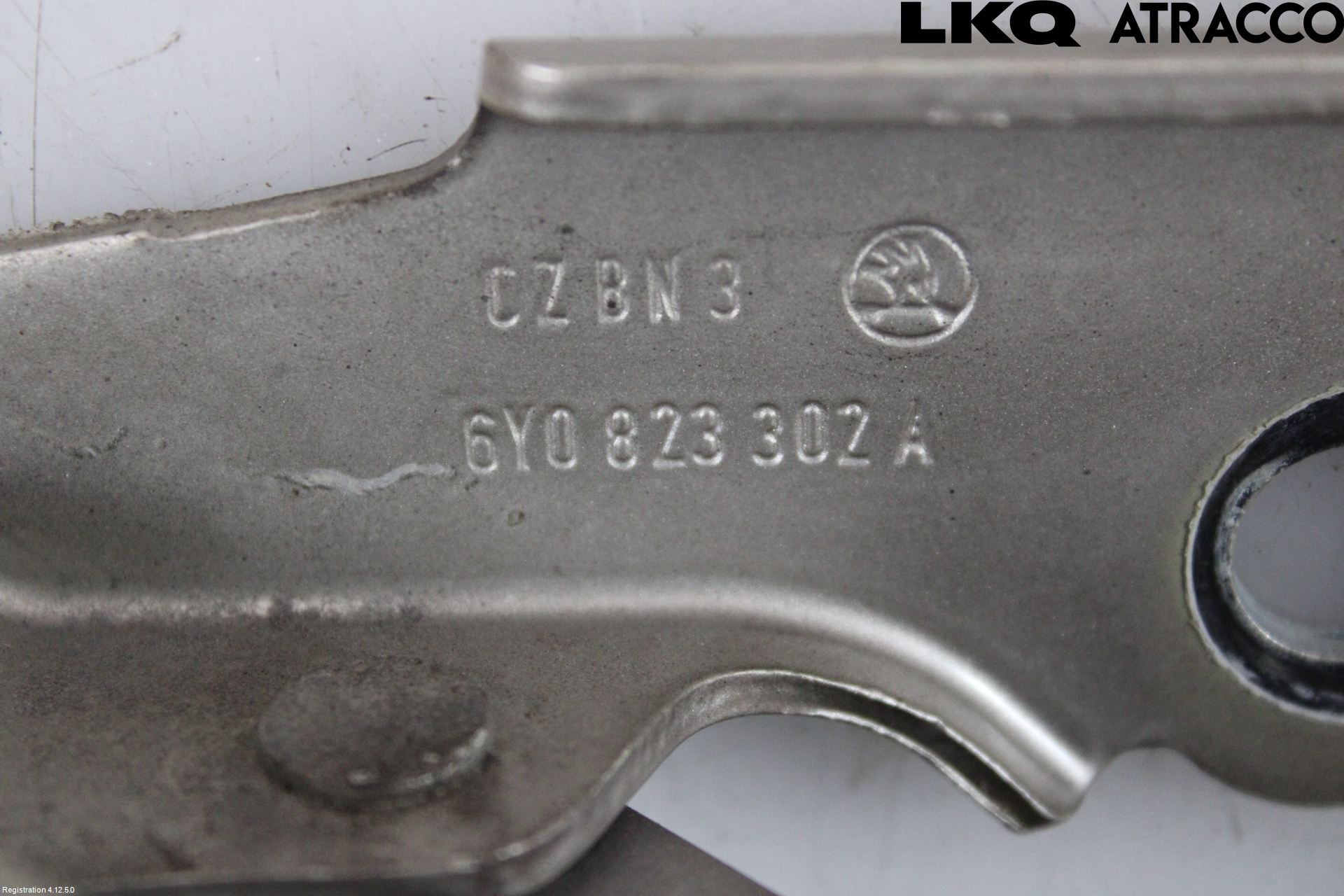 Skoda FABIA 99-07 Huvgångjärn